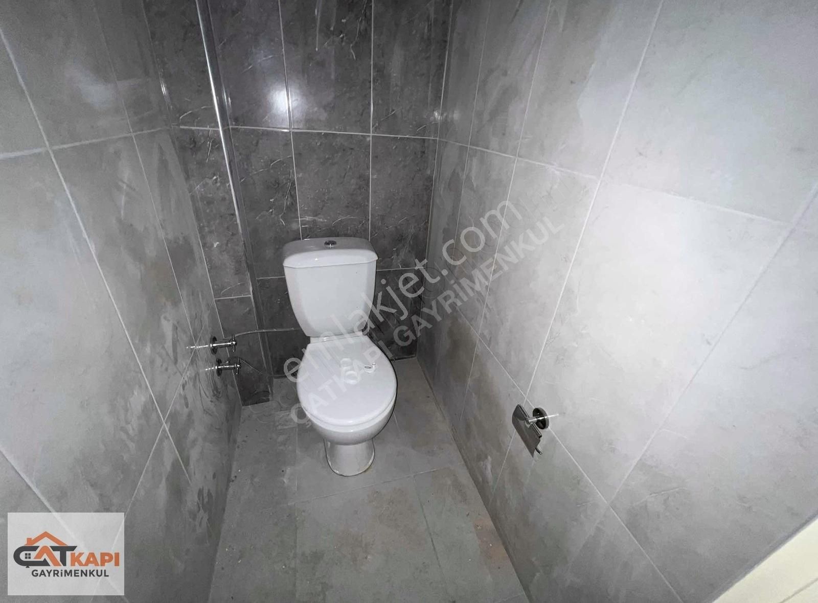 Keçiören Tepebaşı Kiralık Daire ÇATKAPI'DAN METRO YAKINI CADDE ÜZERİ 3+1 KİRALIK DAİRE