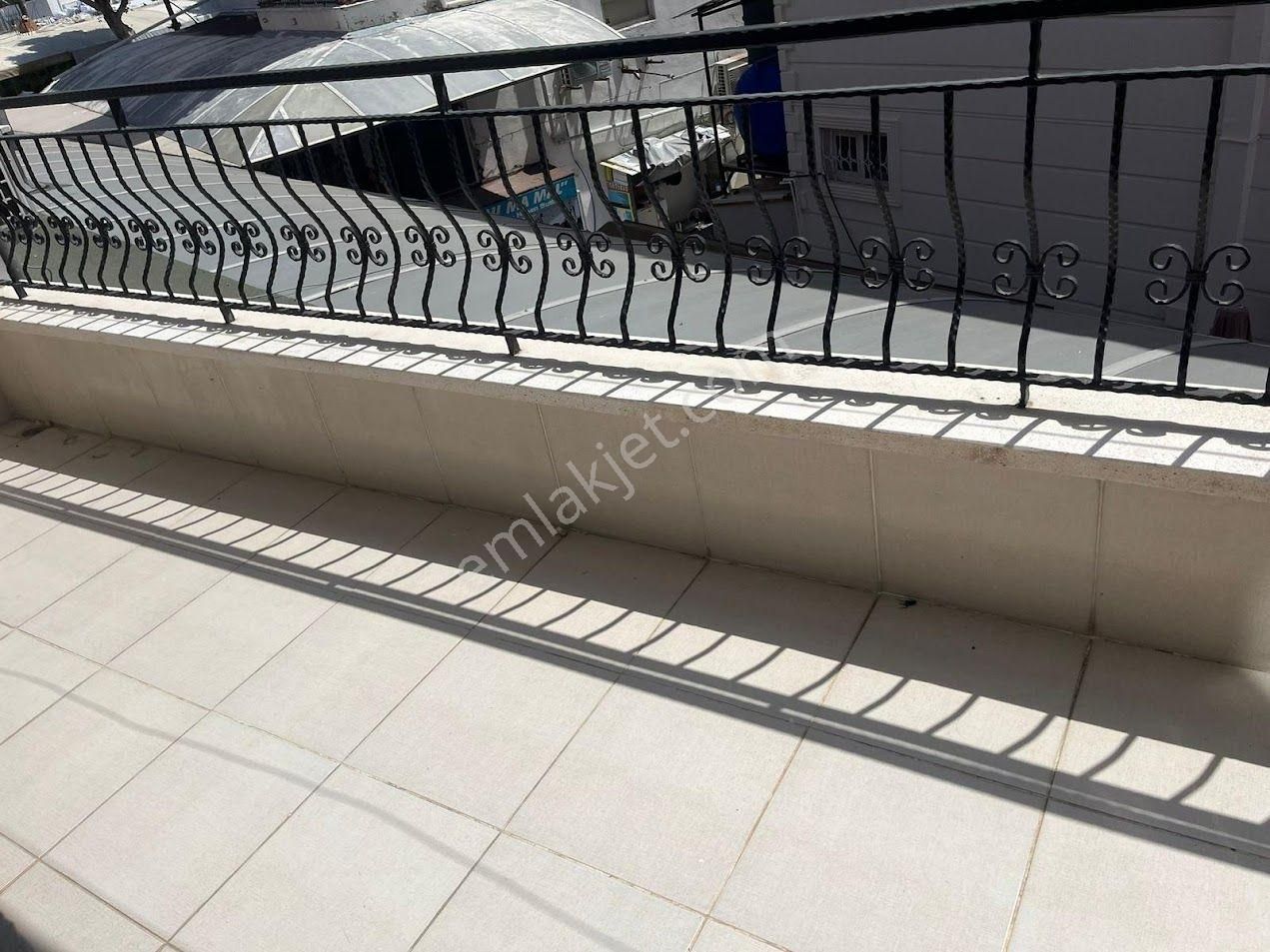 Serik Belek Kiralık Daire  çarşı merkezde geniş 1+1 eşyalı daire