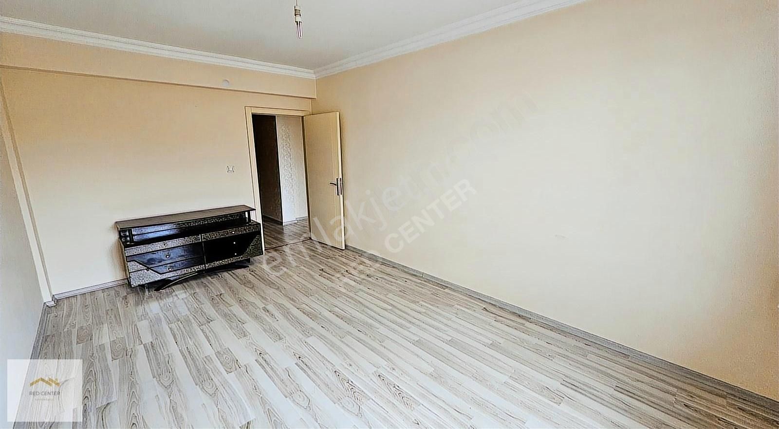 Altındağ Karapürçek Satılık Daire RED CENTER'DAN PAPUÇ DİYARI MEVKİ TAŞINMAYA HAZIR 3+1 DAİRE