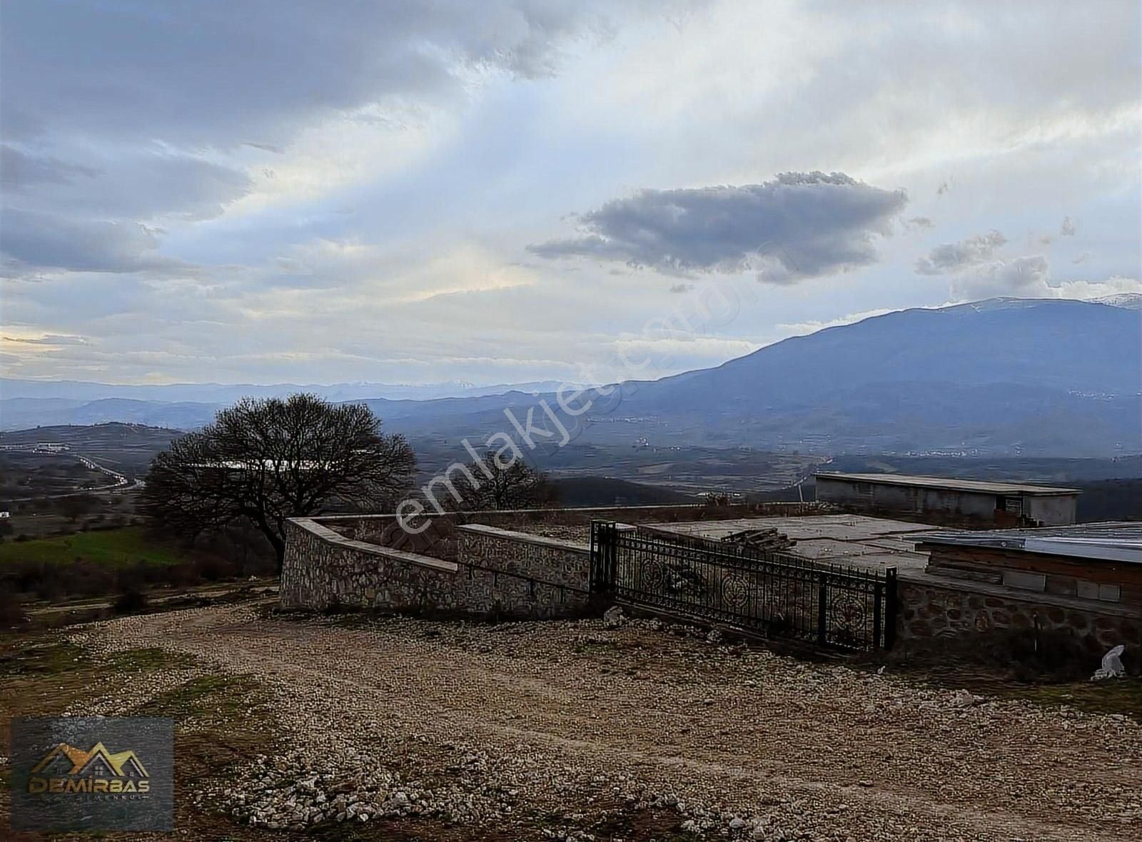 Kestel Ümitalan Satılık Tarla Ümitalan Köyünde 2,550 M2 Panoramik Manzaralı Tarla