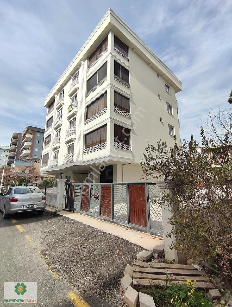 Erdemli Alata Satılık Daire AŞAĞI ALATA'DA GENİŞ OTURUMLU EBEVEYN BANYOLU 2+1 SATILIK DAİRE