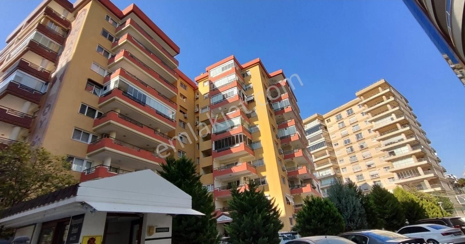 Balçova Korutürk Satılık Daire Ekonomi Karşısında Otoparklı Güvenlikli Sitede 2+1 Satılık Daire