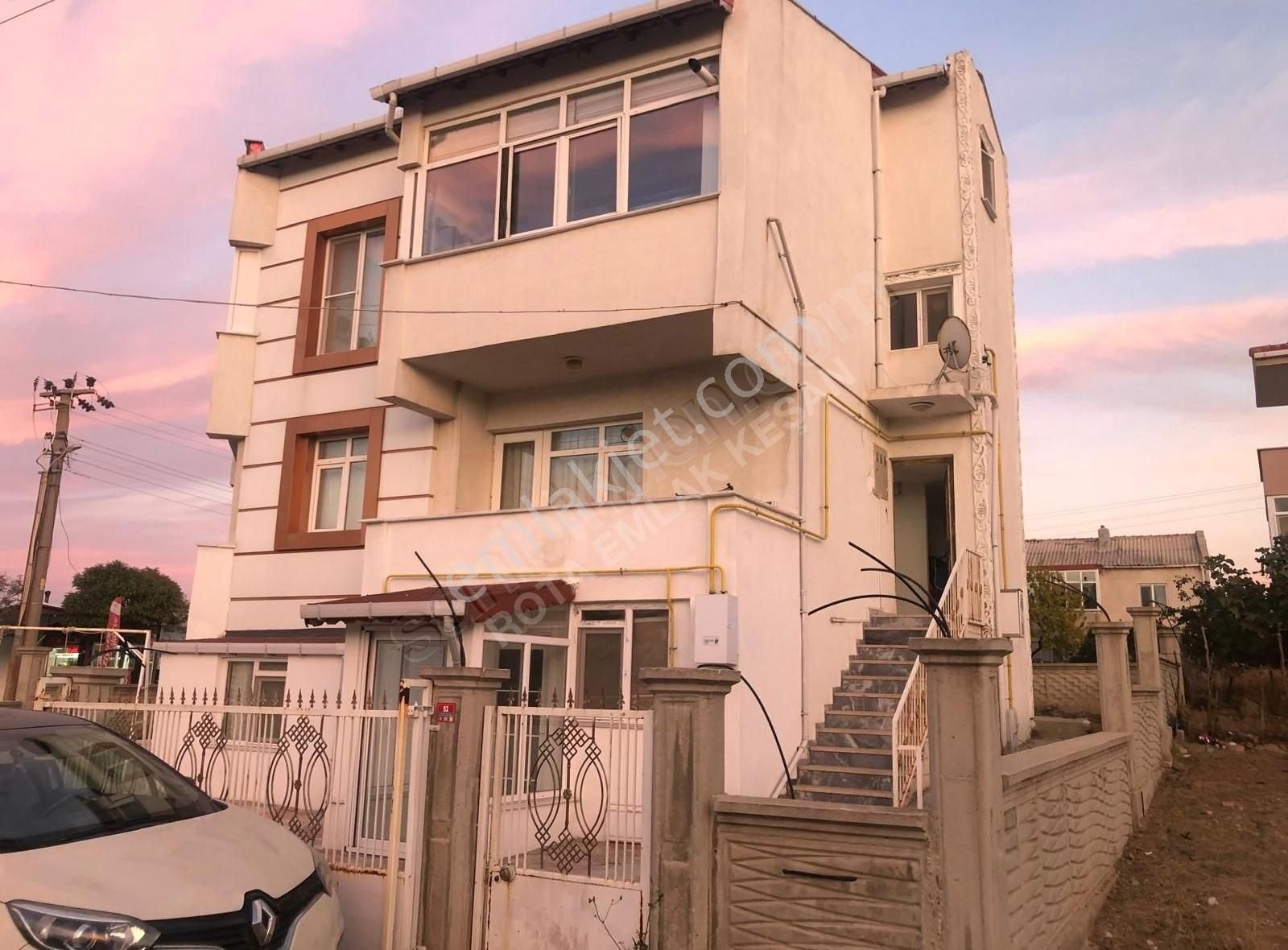 Keşan Yeni Kiralık Daire CUMHURİYET MAHALLESİNDE KİRALIK 3+1 EŞYALI DAİRE