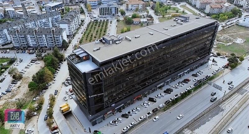 Nilüfer İhsaniye Satılık Plaza Katı Lotus Plaza'da İzmir Yoluna Cephe Yüksek Şerefiyeli Ofis