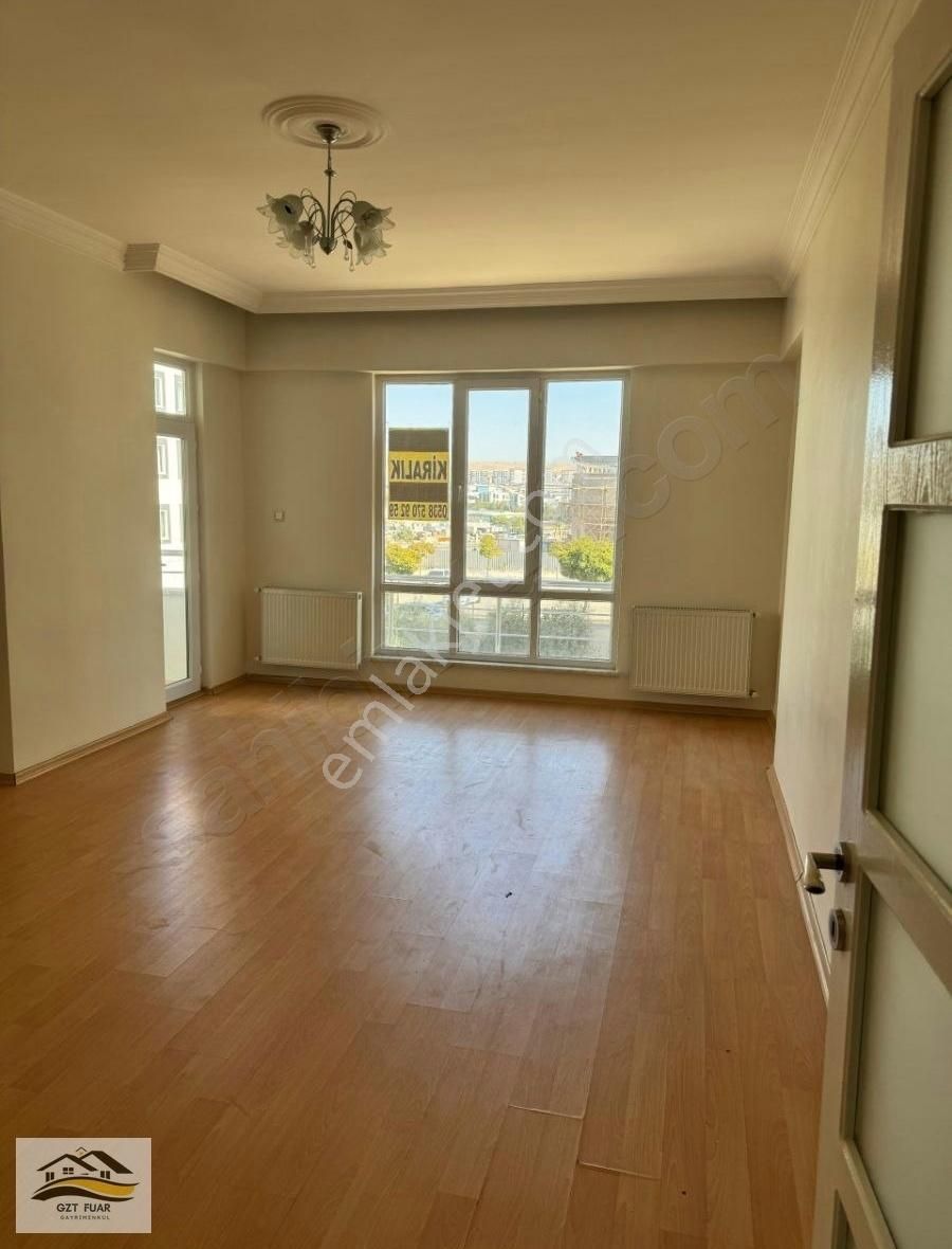 Şehitkamil Merveşehir Kiralık Daire KARACAAHMET NİKAH SALONU KARŞISINDA KİRALIK DAİRE