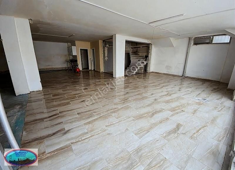 Kağıthane Nurtepe Kiralık Dükkan & Mağaza Kağıthane Nurtepe Çobançeşme Caddesinde 120m2 Giriş Dükkan