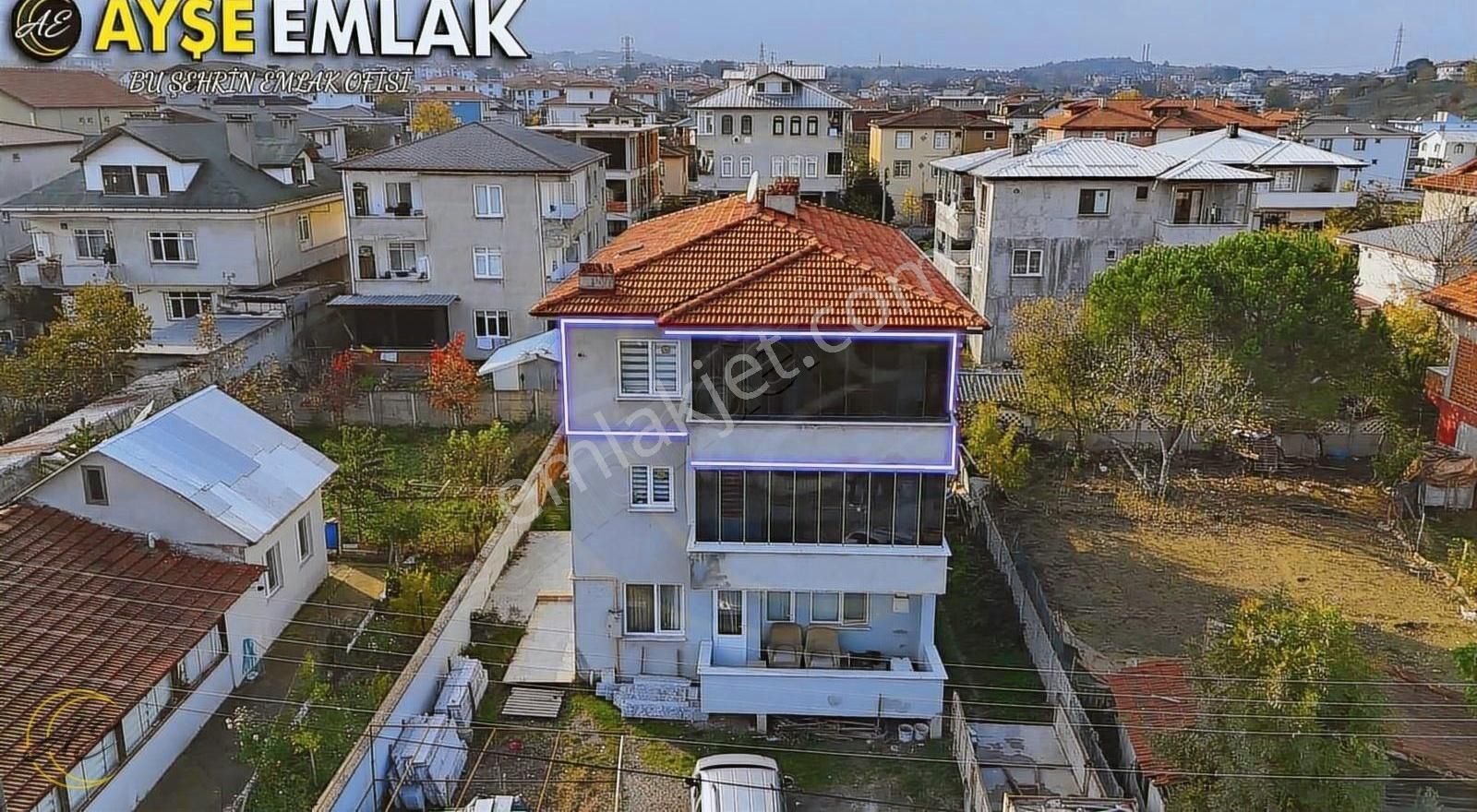 Arifiye Neviye Satılık Daire AYŞE EMLAK'TAN NEVİYE'DE CAM BALKONLU 3+1 SATILIK DAİRE