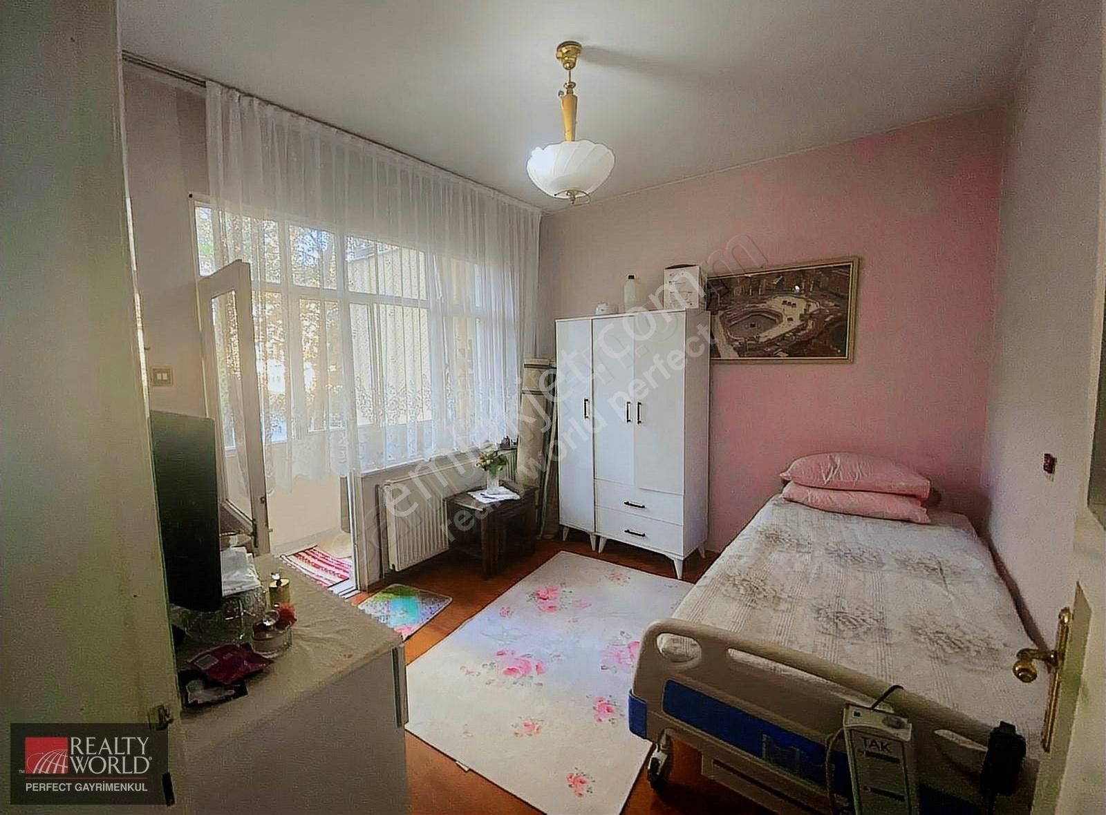 *realty World*mecidiyeköy Şişli De Satılık Bina (pembe Bina) - Görsel 2