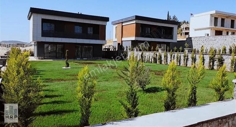 Oğuzeli Körkün Satılık Villa HARUN REŞİT POLAT'Tan Körkün'de Satılık Muhteşem Manzaralı Villa