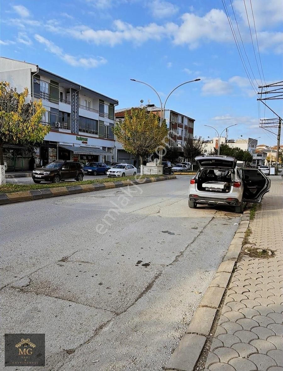 Akyazı Yunus Emre Satılık Daire MG EMLAKTAN FIRSAT DAİRE ADA CADDESİNE 100 MT