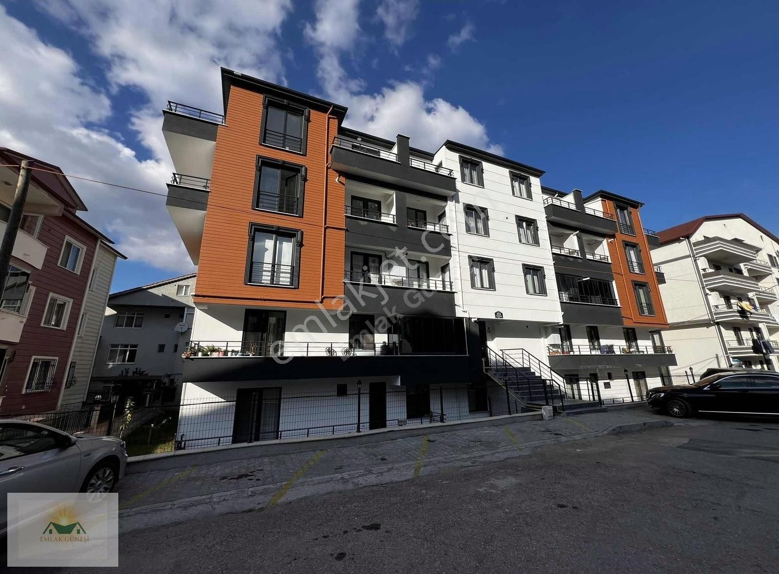 Gölcük Atatürk Kiralık Daire Atatürk Mahallesi Stadın Altında 4+1 Çatı Dubleks