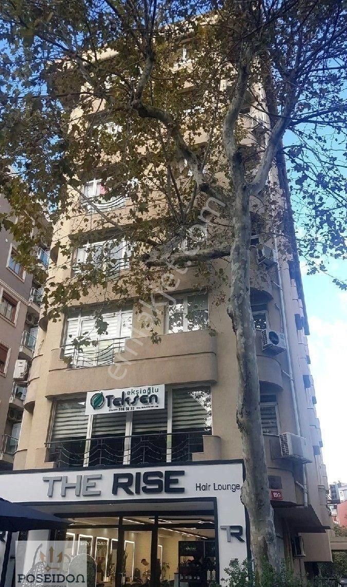 Kadıköy Göztepe Satılık Daire GÖZTEPE MERKEZİ KONUMDA  YATIRIM DEĞERİ YÜKSEK 135 M2 NET  BAKIMLI BİNADA GENİŞ FIRSAT 3+1