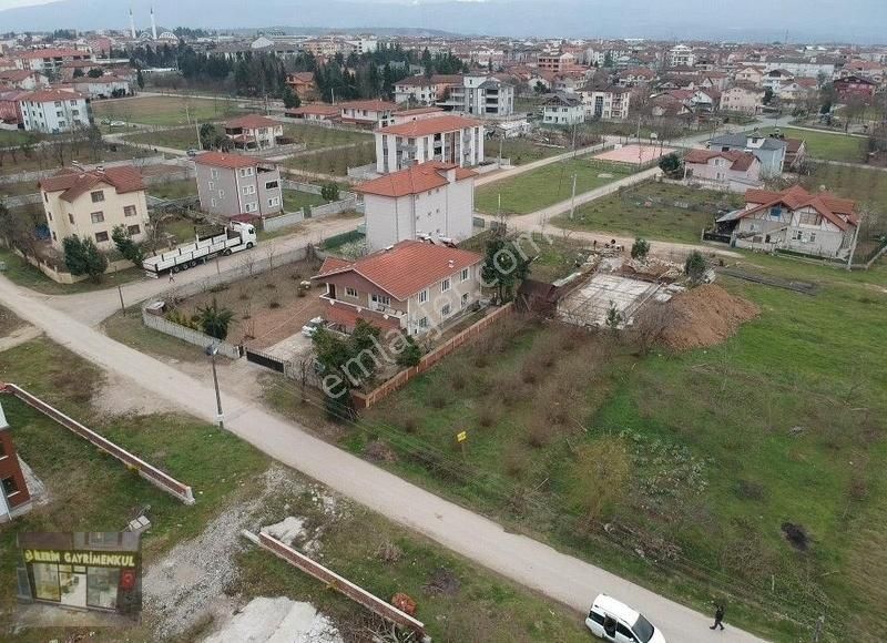 Hendek Rasimpaşa Satılık Konut İmarlı İlerin Gayrimenkul' Den Kemaliye Mahallesinde 395m2 Satılık Arsa