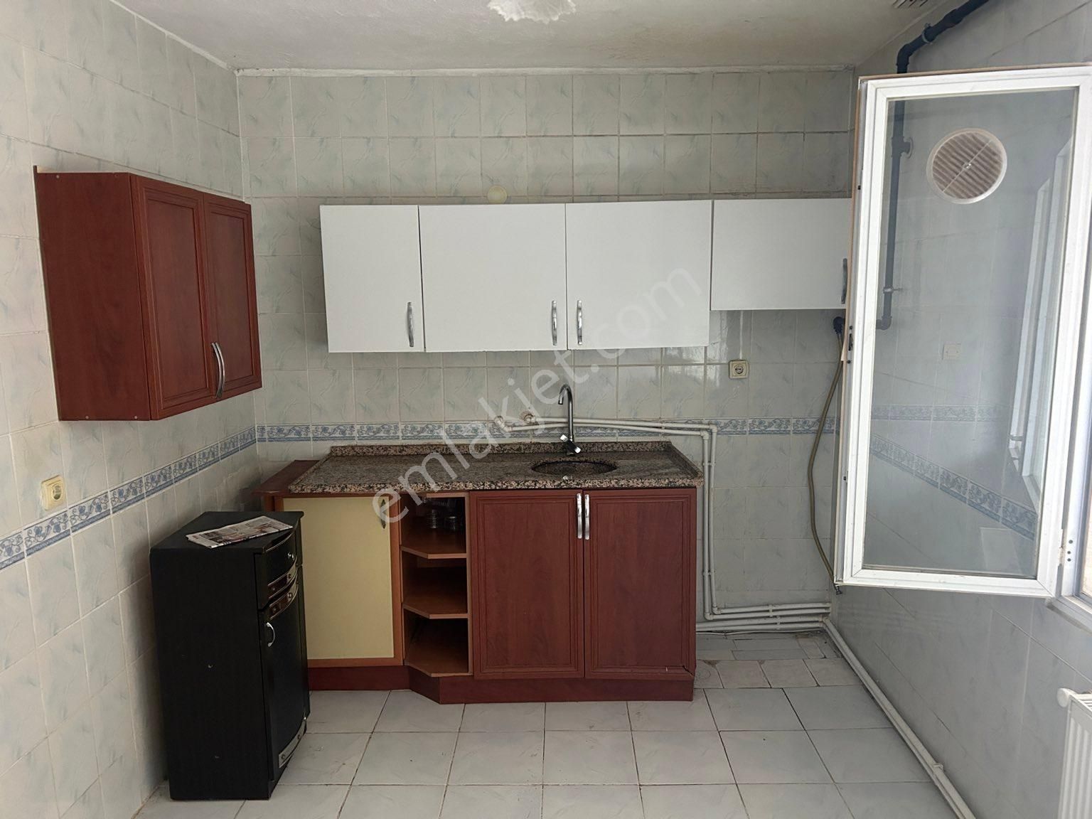 Buca Yenigün Kiralık Daire YENİGÜN MAHALLESİNDE OSMANLI OTOYIKAMAYA YAKIN 120 m2 2+1 GENİŞ DOĞALGAZLI KİRALIK DAİRE