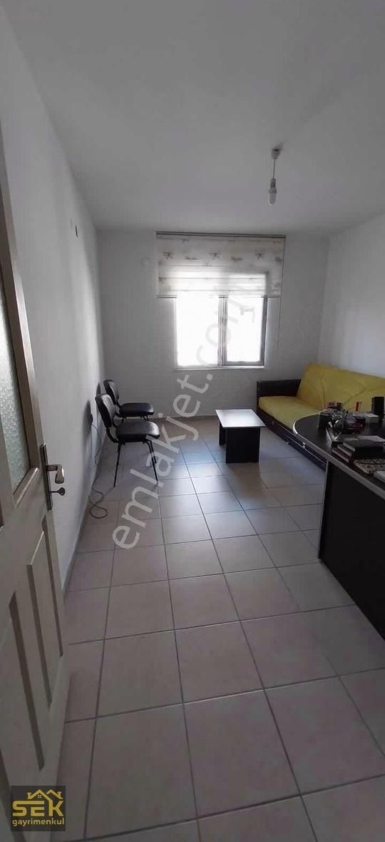 Serik Orta Kiralık Ofis İŞLER CADDESİ NUR PASTANESİ ÜZERİ KİRALIK 2+0 OFİS