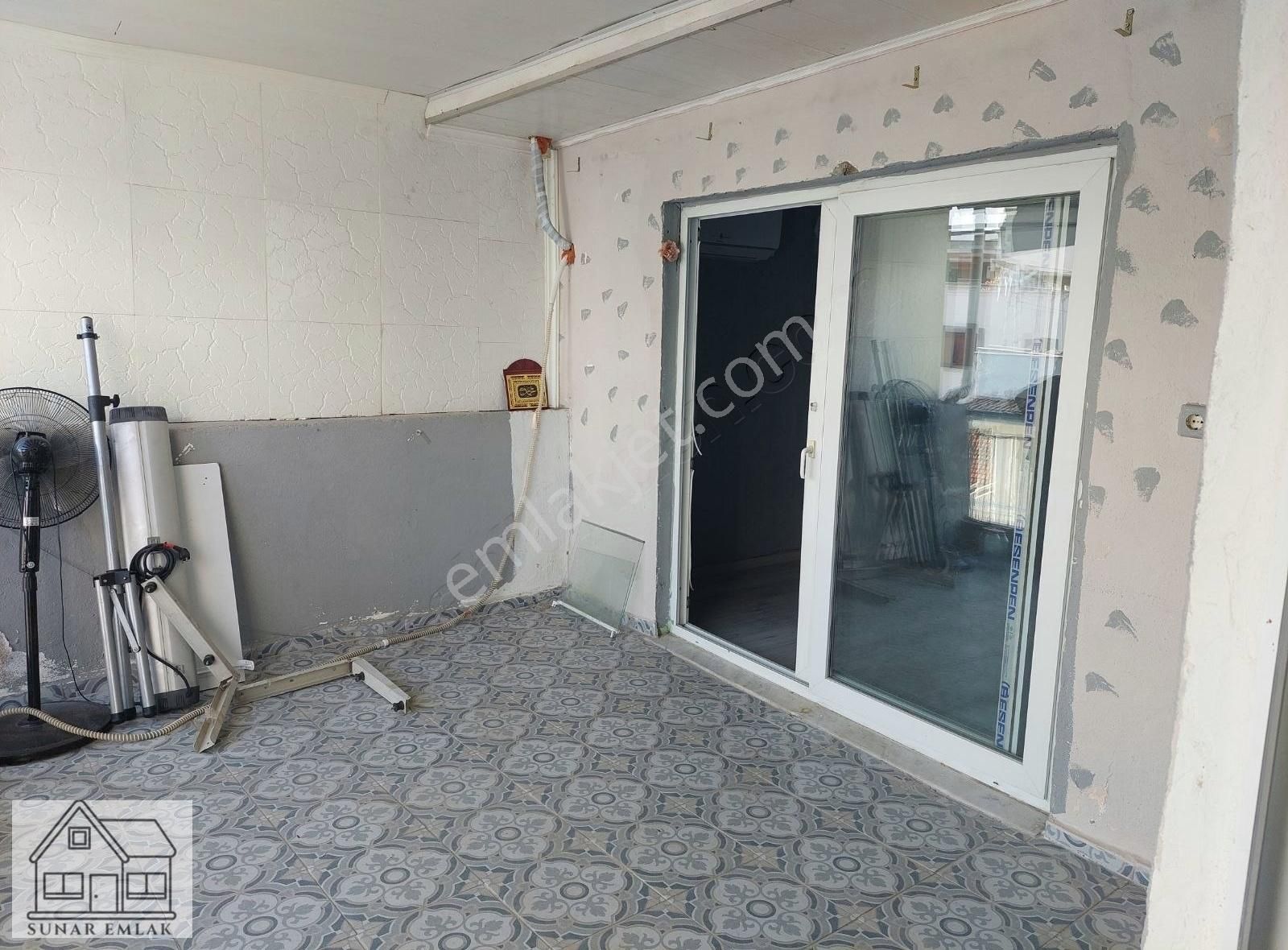 Bayraklı Postacılar Kiralık Daire SUNAR'dan BAYRAKLI POSTACILAR MAH,KÜLTÜR MERKEZİ YAKINI, TERASLI