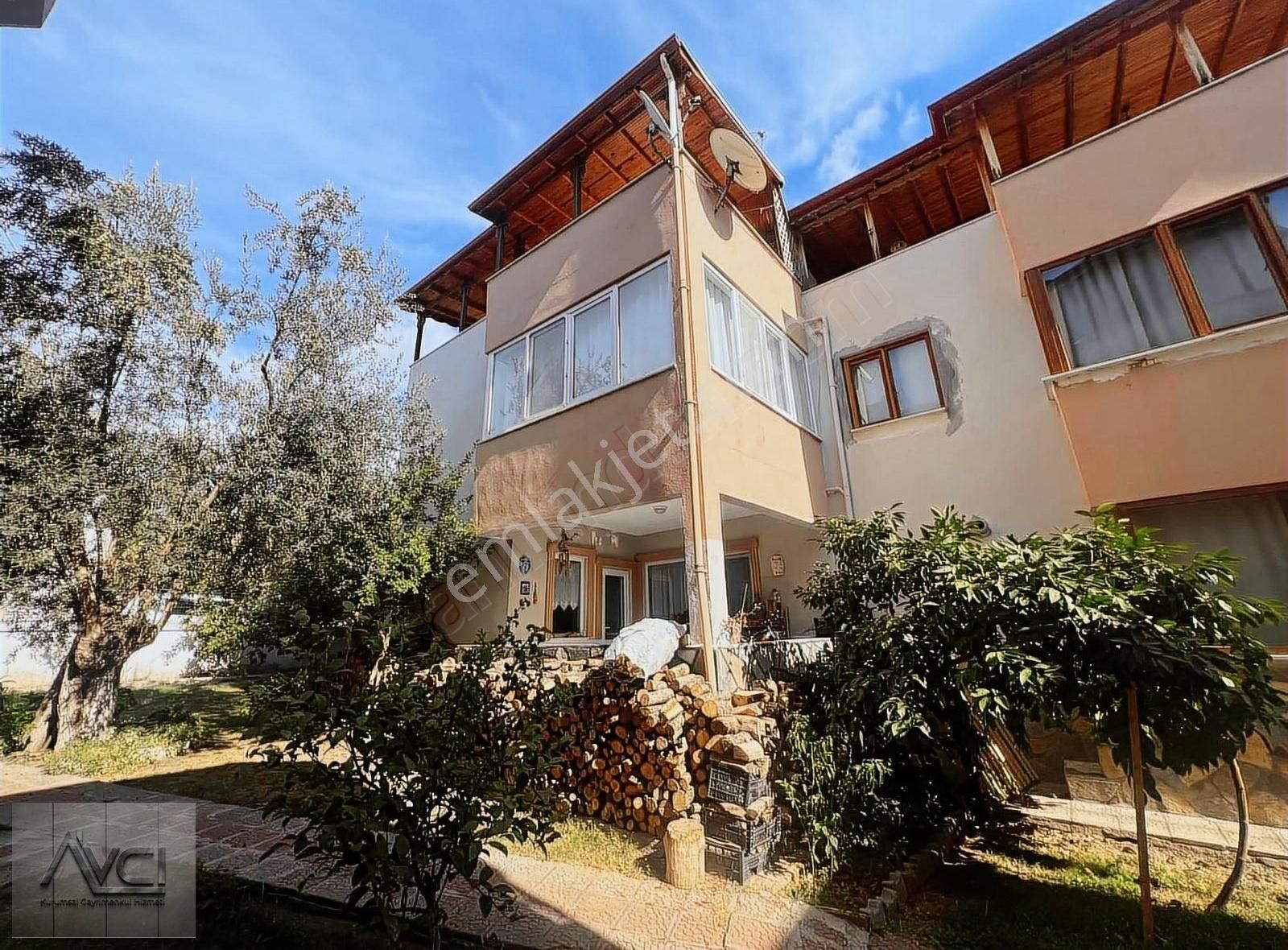 Ayvacık Küçükkuyu Bld. (Mıhlı) Satılık Villa AVCI'DAN KÜÇUKKUYU MIHLI'da HAVUZLU SİTE İÇERİSİNDE 4+1 VİLLA