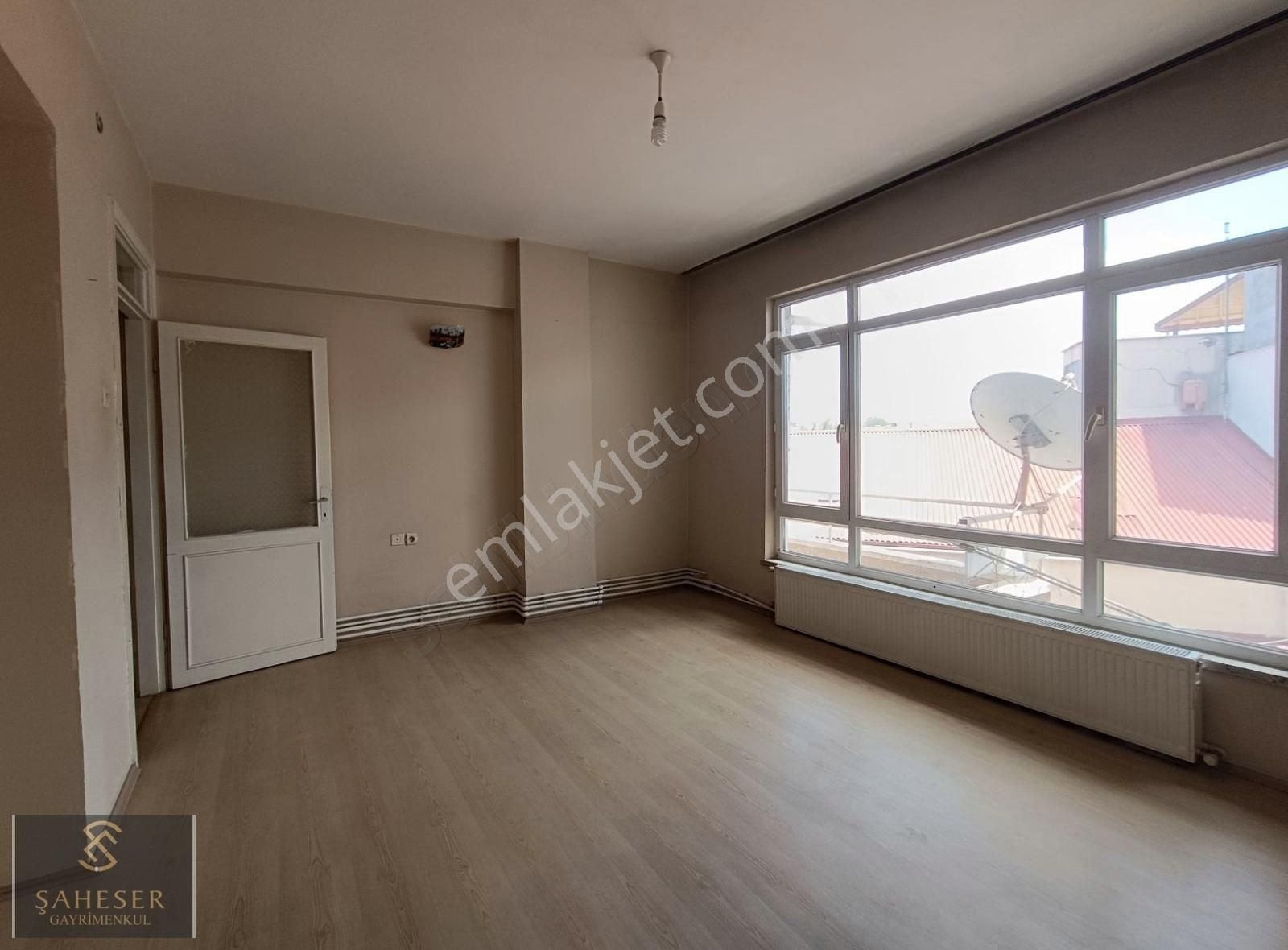 Adapazarı Papuççular Kiralık Daire ADAPAZARI YENİCAMİ YAKINI KİRALIK 3+1 DAİRE