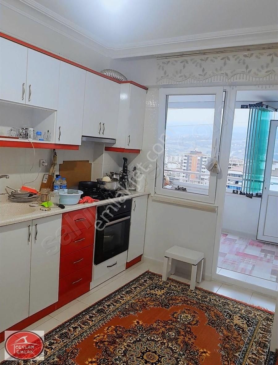 İlkadım Kışla Satılık Daire Ceylan Emlaktan 3+1 130m2 Satılık Daire