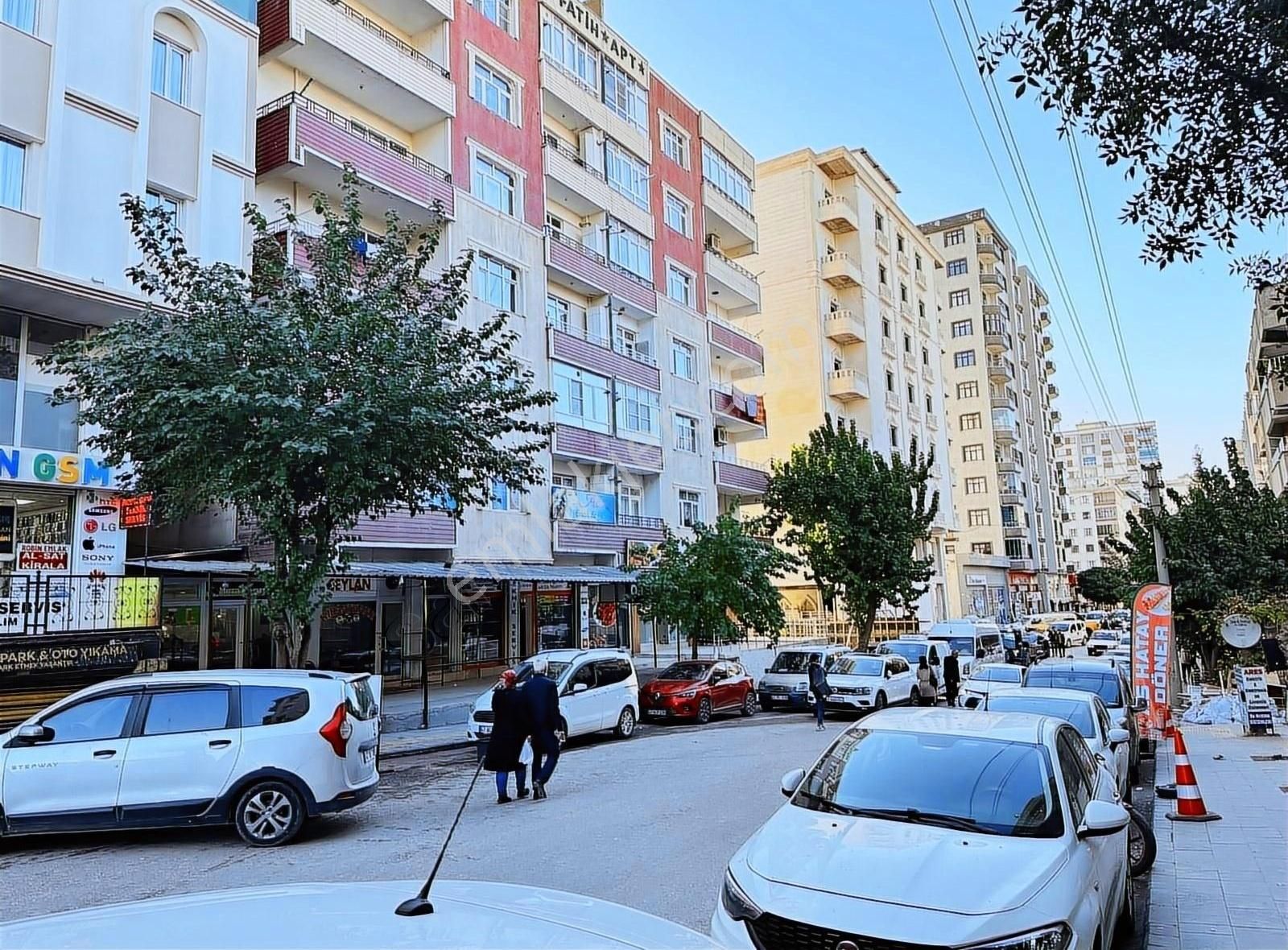 Artuklu 13 Mart Satılık Dükkan & Mağaza G&G Emlaktan satılık 3 tane dükkan şehir merkezinde