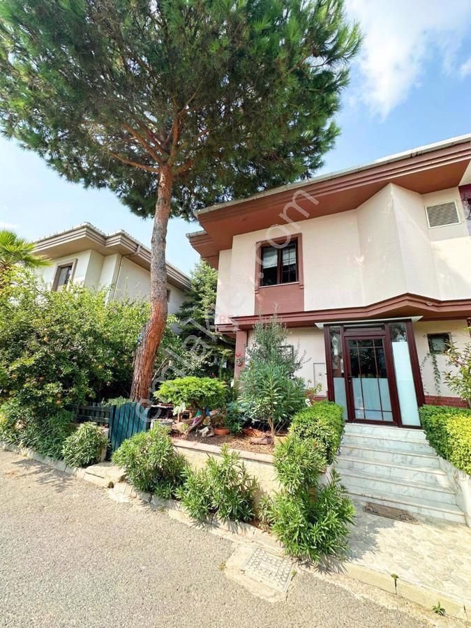 Pendik Çamlık Satılık Villa PENDİK KURTKÖY ÇAMLIK TA SATILIK KEYİFLİ DOĞA MANZARALI YAŞAM ALANI VİLLA