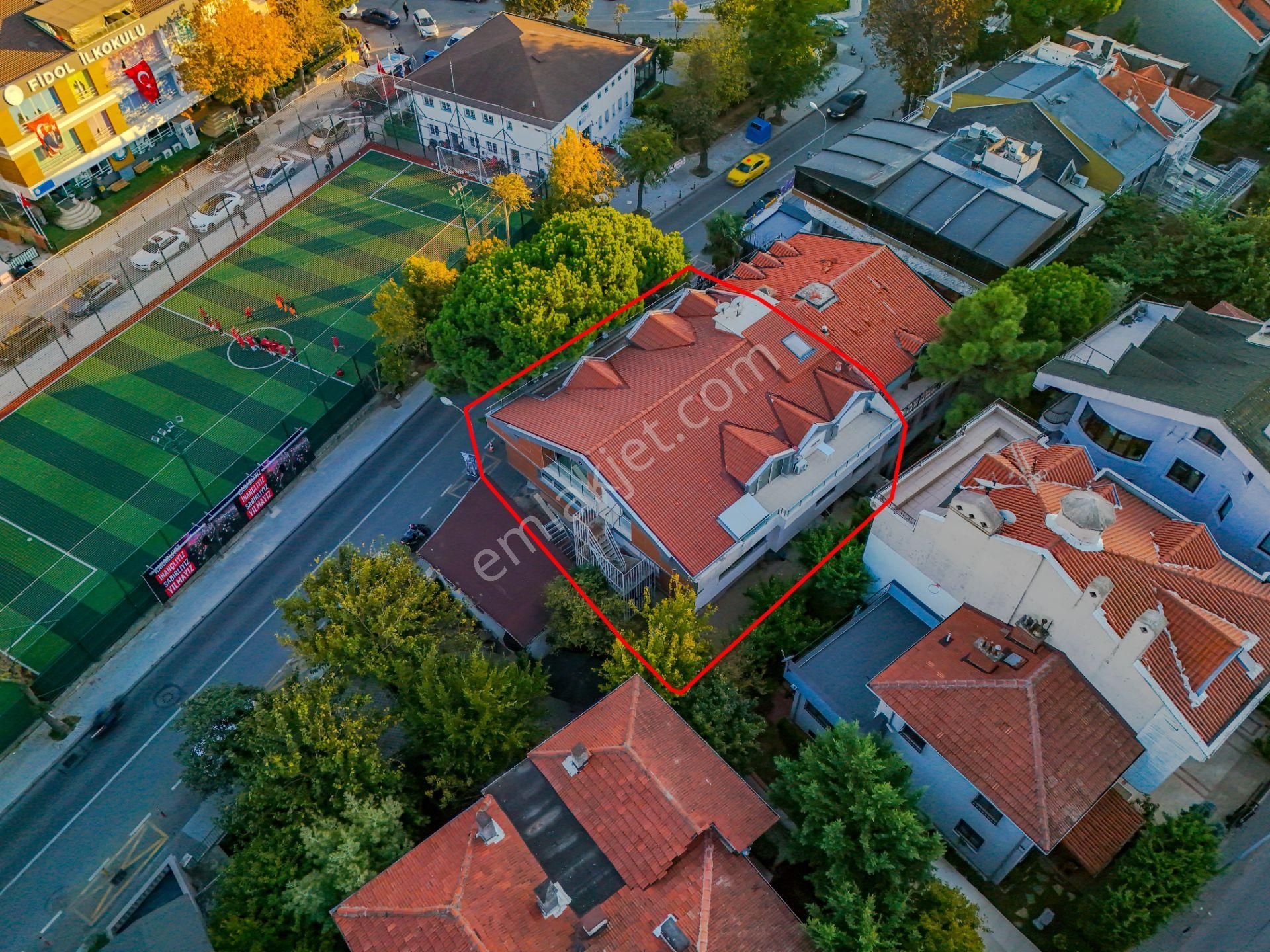 Kadıköy Koşuyolu Satılık Plaza  KOŞUYOLU MUHİTTİN ÜSTÜNDAĞ CD SATILIK ASANSÖR KAPALIOTOPARK /BOŞ / İSKANLI