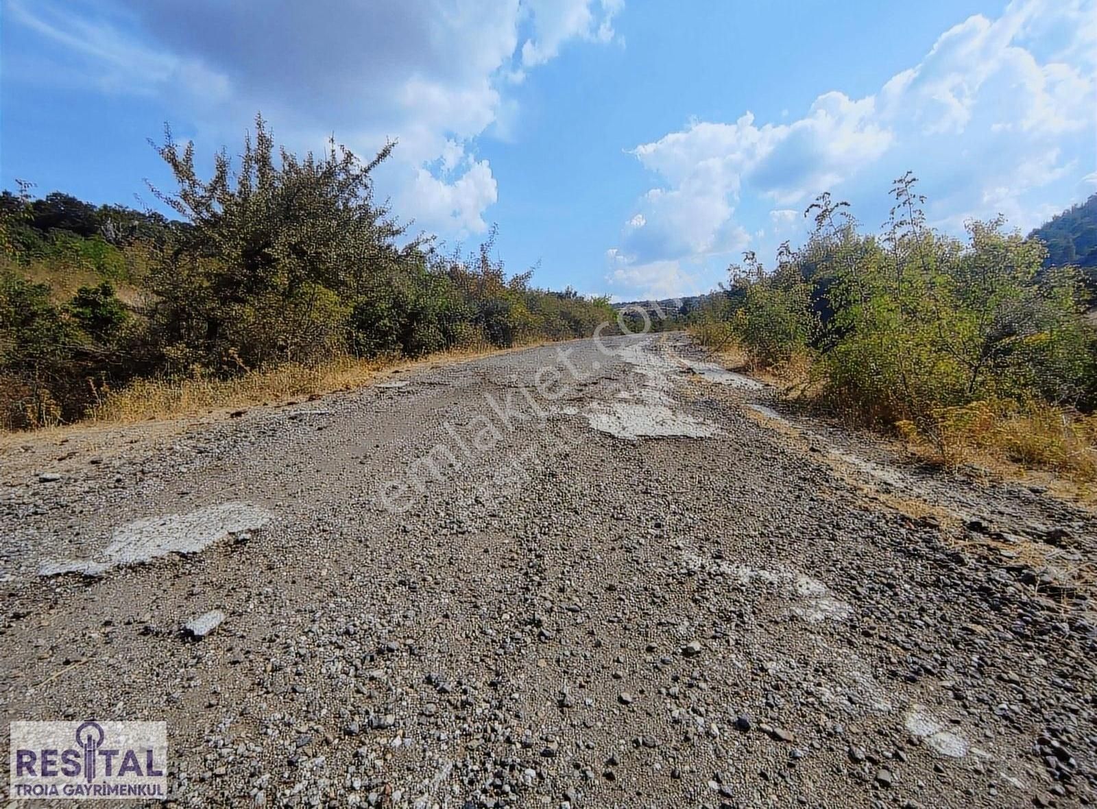 Çanakkale Merkez Kirazlı Köyü Satılık Tarla FİYATI DÜŞÜK, BOYUTU BÜYÜK! ASFALT YOLA 2CEPHELİ TARLA ÇANAKKALE