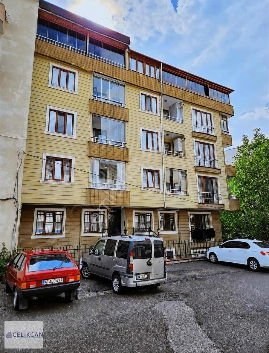 Darıca Cami Satılık Daire CAMİ MAHALLESİN'de KAPALI PAZARIN KARŞISIN'da SATILIK 4+1 DAİRE