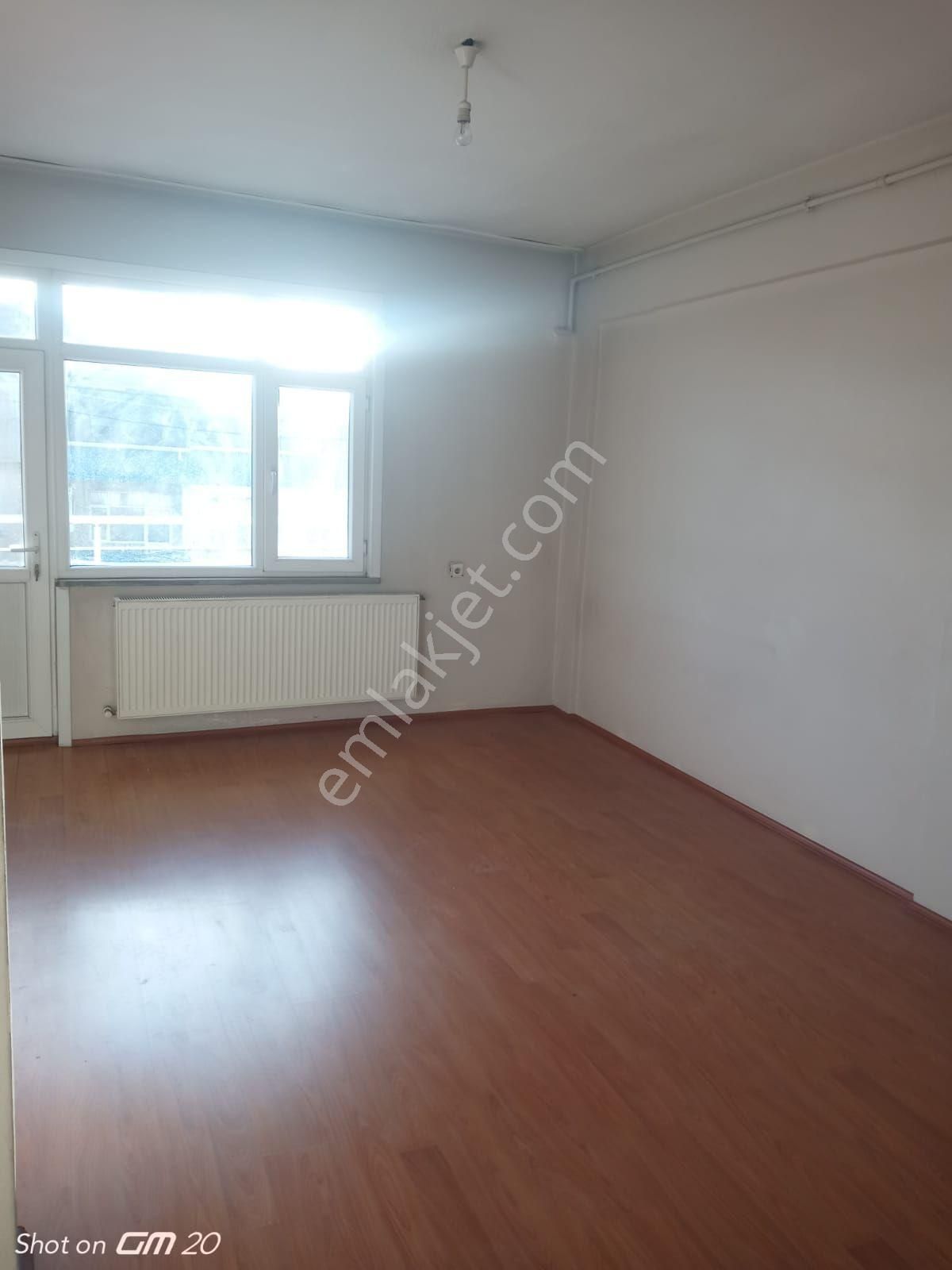 Bayrampaşa Cevatpaşa Kiralık Daire BAYRAMPAŞA CEVATPAŞA TAŞKÖPRÜ DURAĞI CADDE ÜZERİ 2+1 KAT 4 KOMBİ PETEK PARKE BALKON