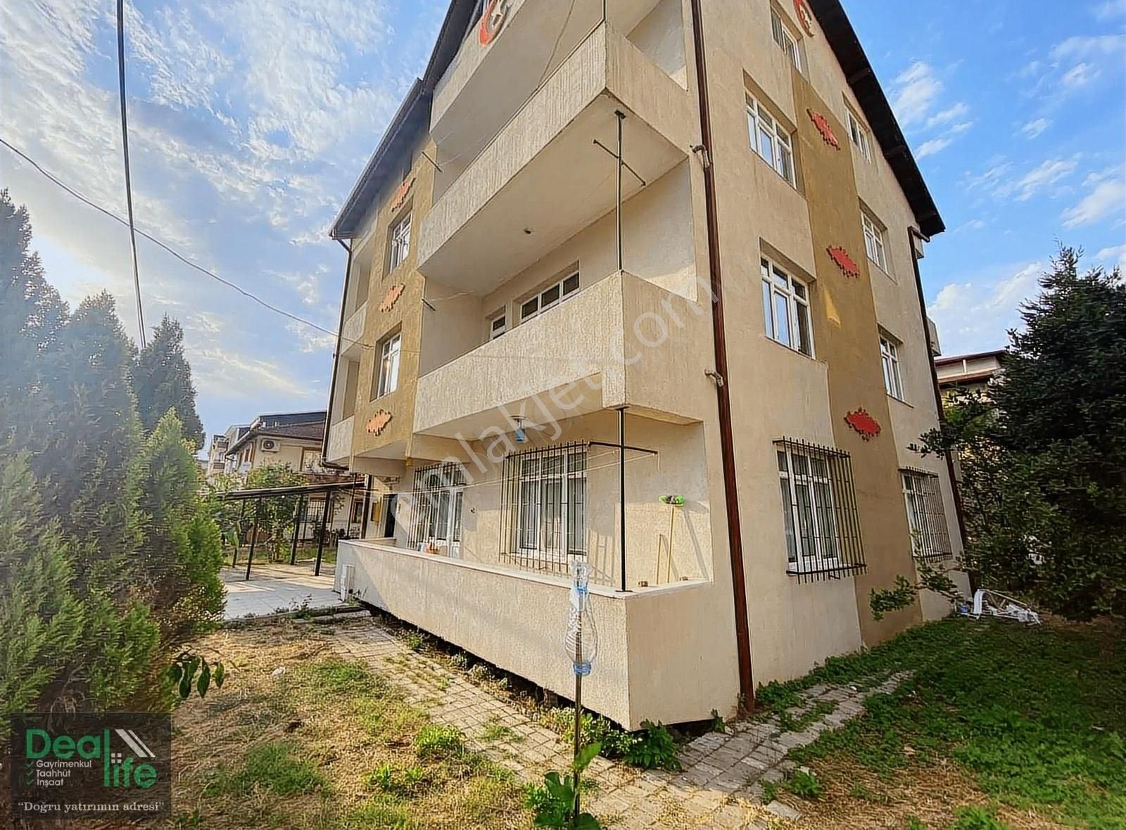 Kartepe Emekevler Kiralık Daire DEALLİFEDEN EMEKEVLERDE ARAKAT 2+1 DAİRE