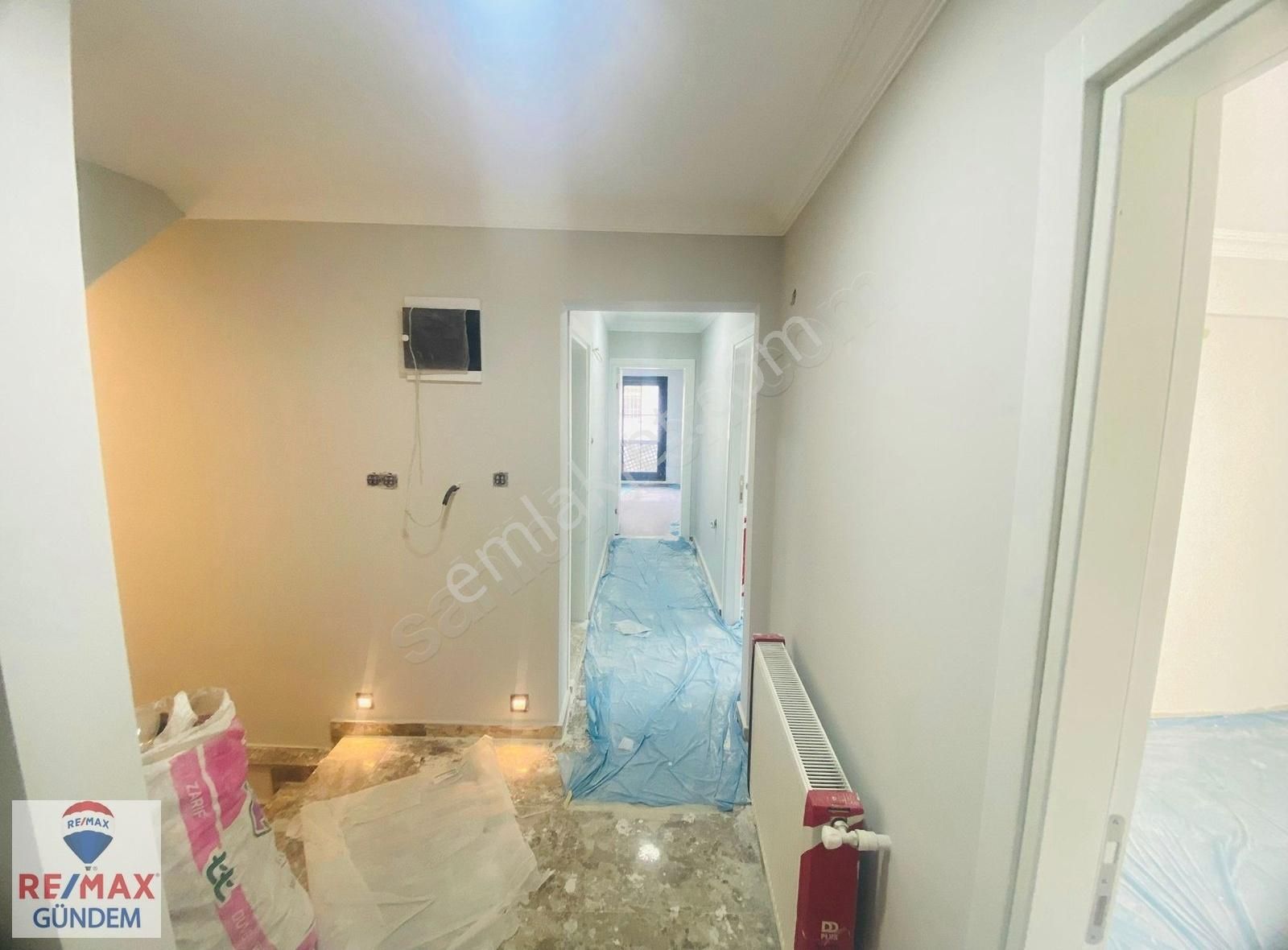 Bayraklı Emek Satılık Daire BAYRAKLI EMEK MAHALLESİNDE SATILIK 3 KATLI TRİPLEX DAİRE