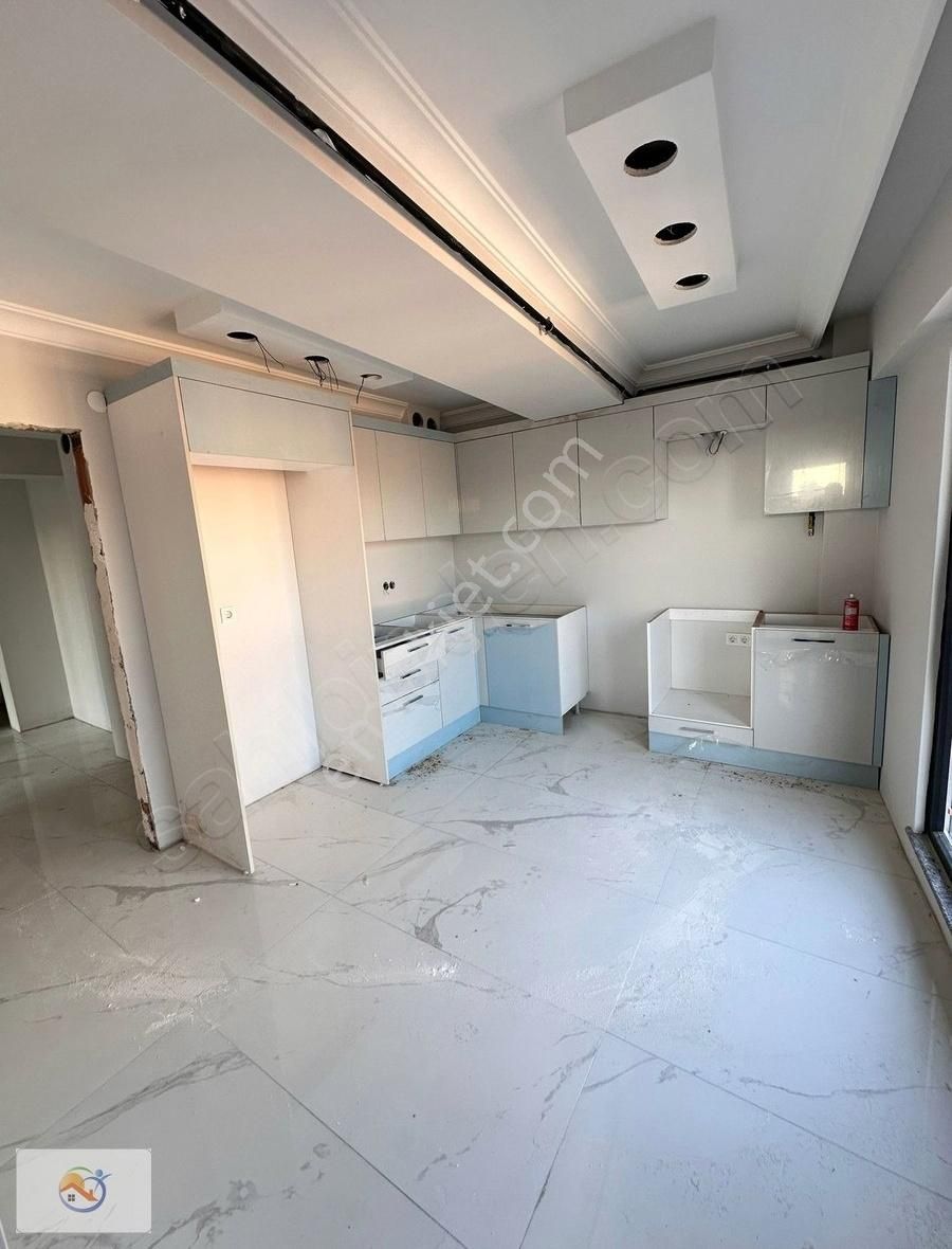 Zeytinburnu Çırpıcı Satılık Daire KÖŞE BAŞI SIFIR BİNA'DA 150 M2 4+1 SATILIK DAİRE KARANLIK YOK