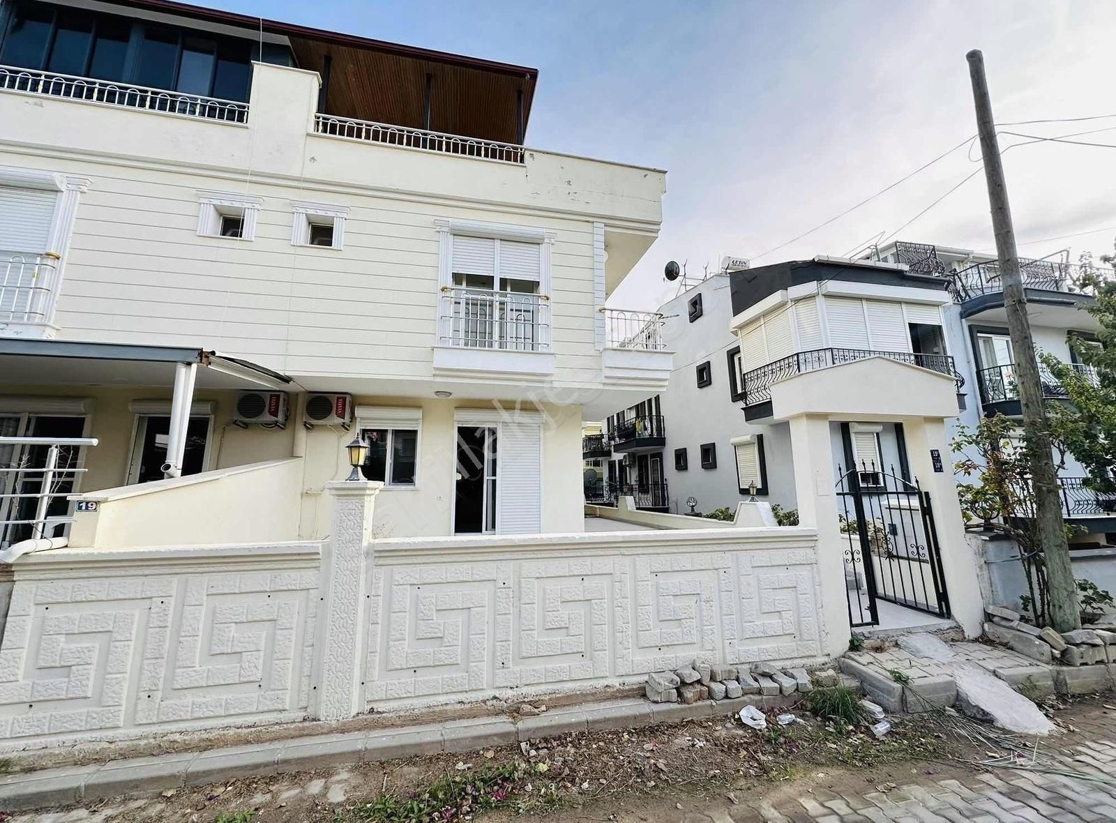 Didim Efeler Satılık Villa Didim Merkezde Ön Cepheli 3+1 Temiz Villa