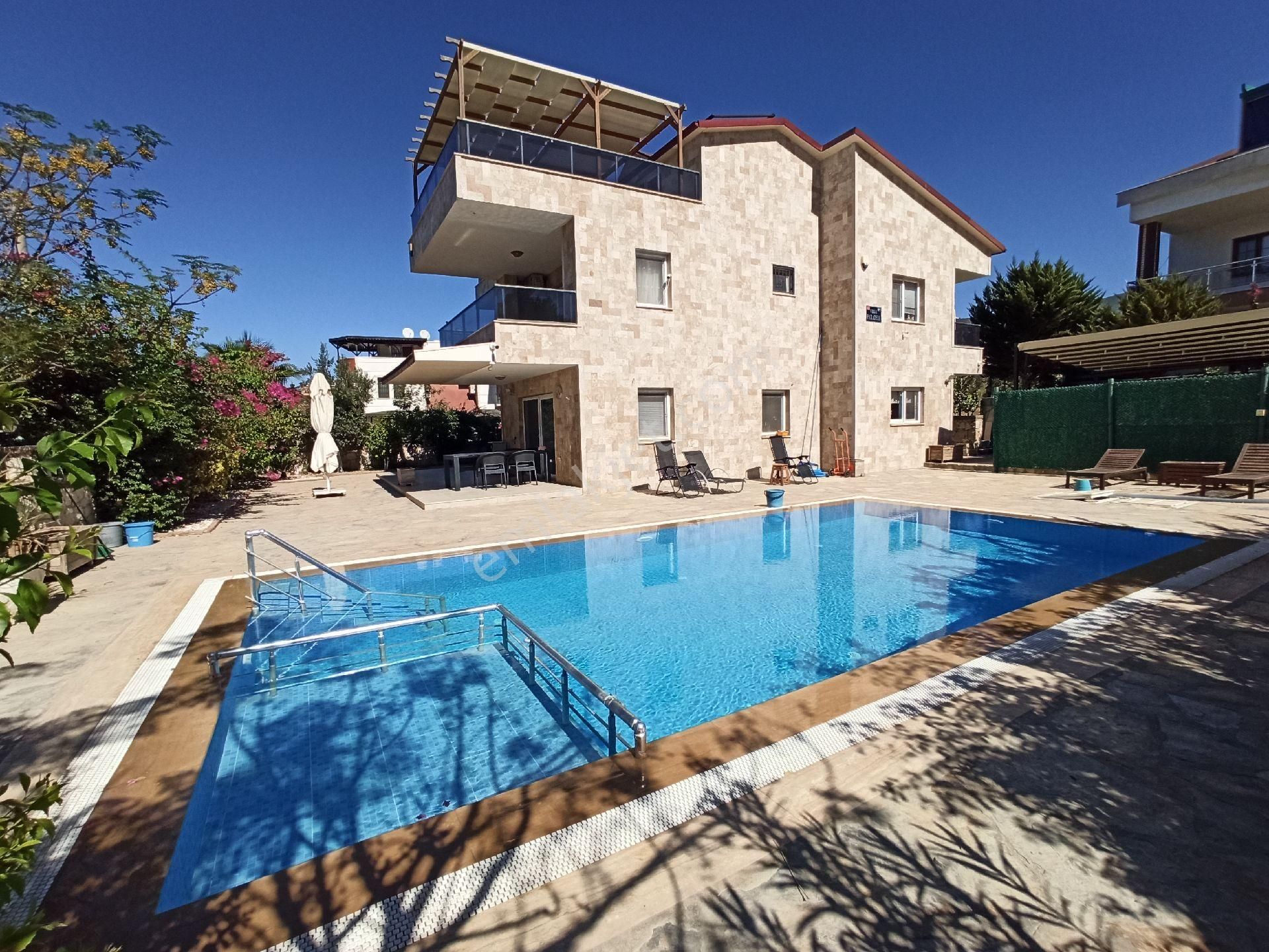 Aydın Didim Deniz Manzaralı Satılık Villa Didim Akbükte Malikâne Niteliğinde Muhteşem Villa