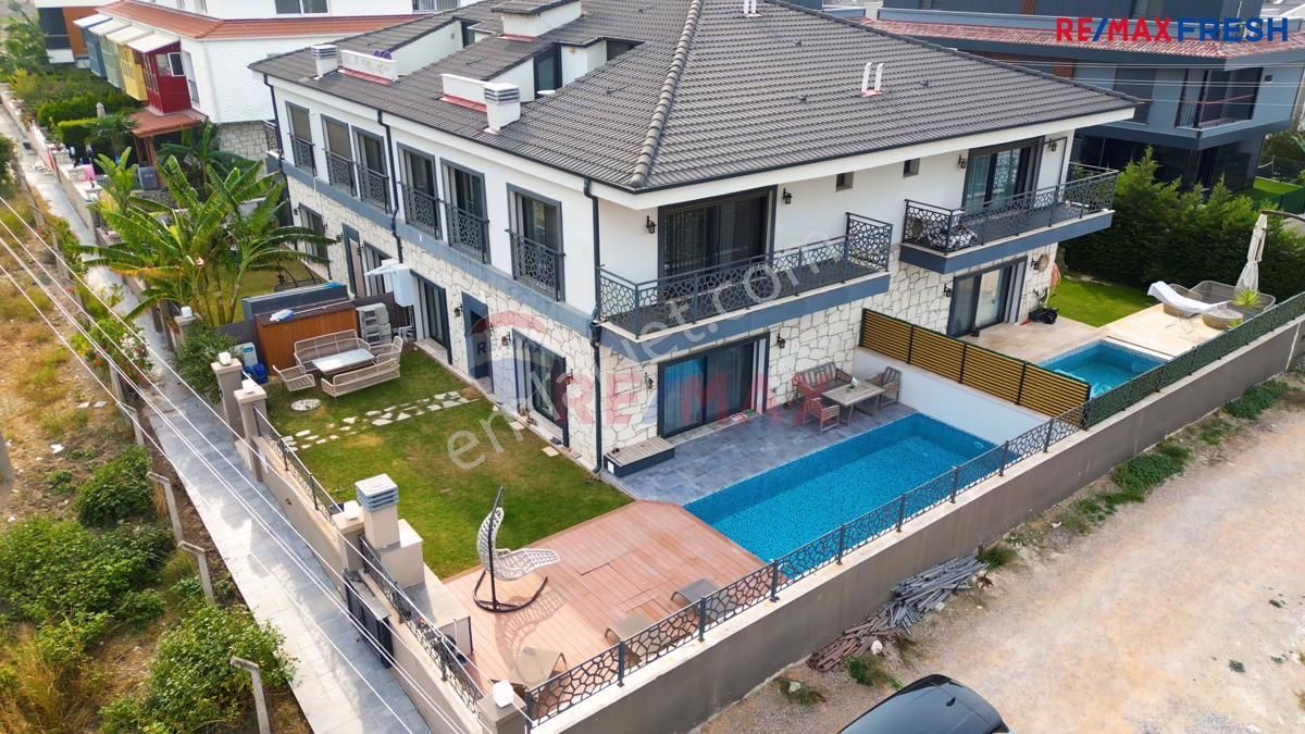 Urla Kalabak Satılık Villa URLA KALABAK'TA DOĞA İÇİNDE GENİŞ BAHÇELİ ÖZEL HAVUZLU 5+1 LÜKS VİLLA