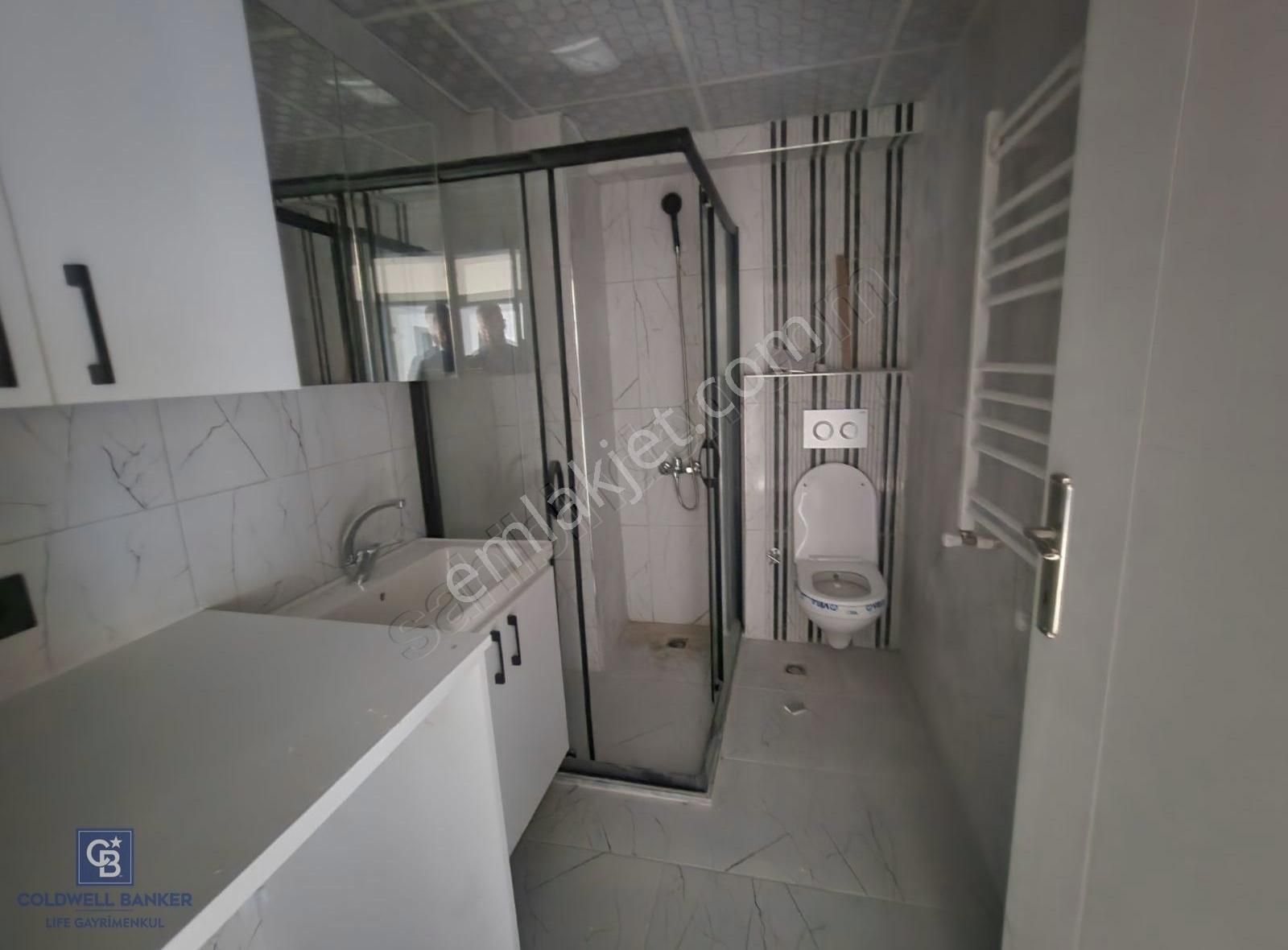 Konak Zafertepe Satılık Daire ZAFERTEPE MAHALLESIN DE SATILIK 2+1 DAİRE