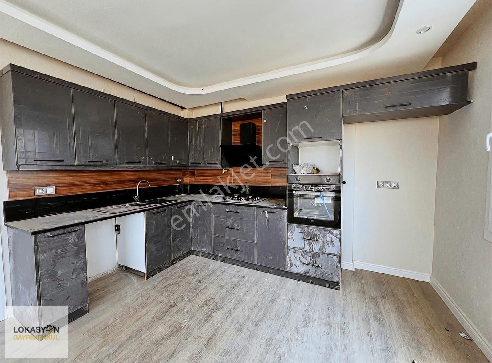 Çukurova Kabasakal Kiralık Daire Kabasakal'da Blv Üzeri, Site İçerisinde, 4+1 Doğalgazlı Hasarsız