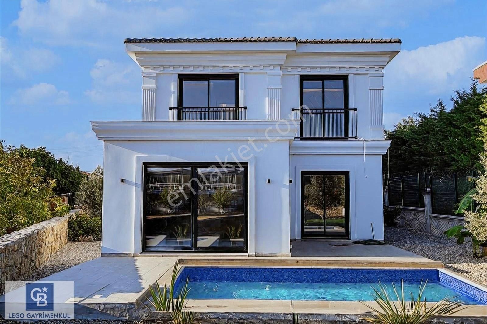 Urla Kuşçular Satılık Villa URLA KUŞÇULAR'DA SATILIK 4+1 HAVUZLU LÜKS VİLLA