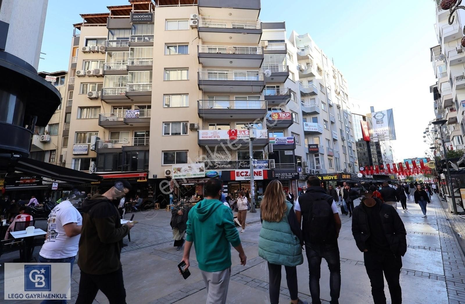 Konak Alsancak Satılık Daire Alsancak Kıbrıs Şehitleri'ne bakan satılık 3+1 fırsatı..