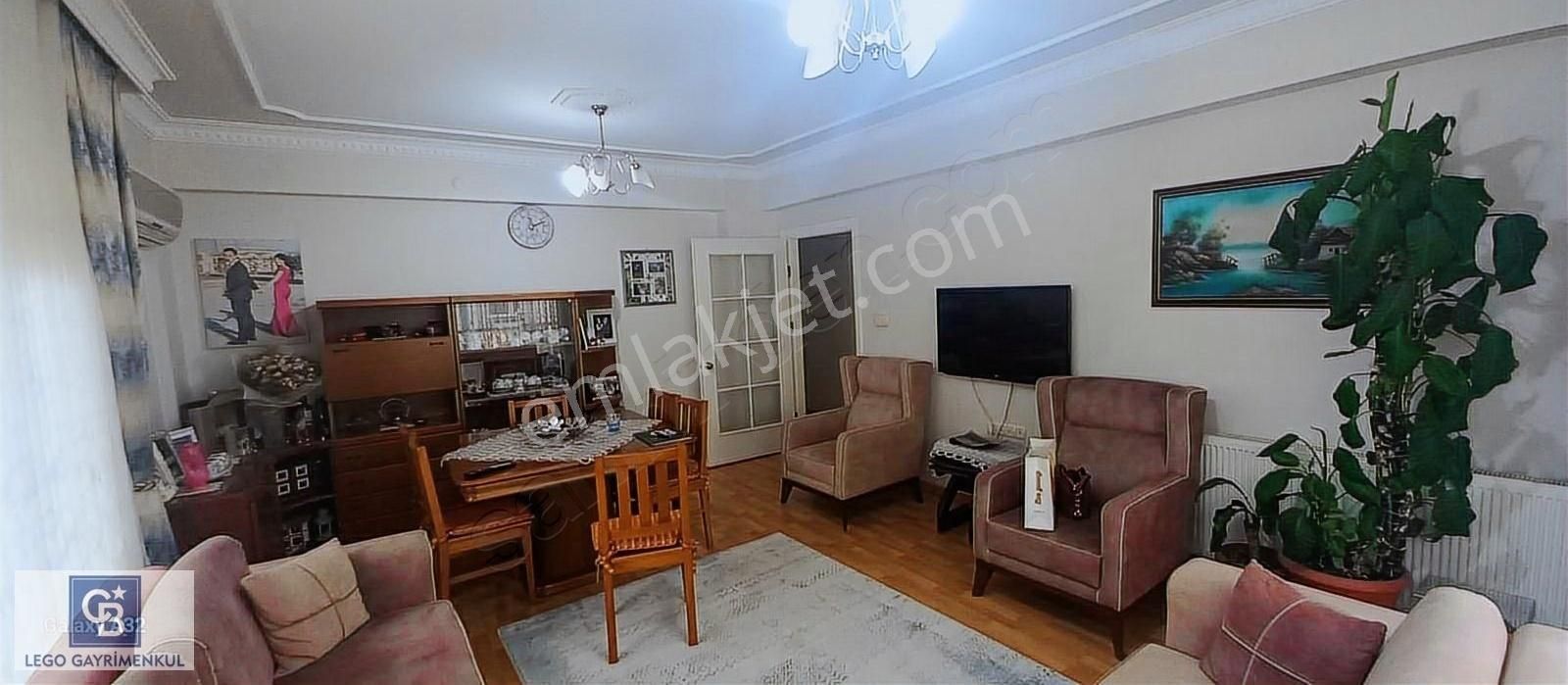 Karşıyaka Yalı Satılık Daire Karşıyaka merkezi konumda satilik 3+1 daire