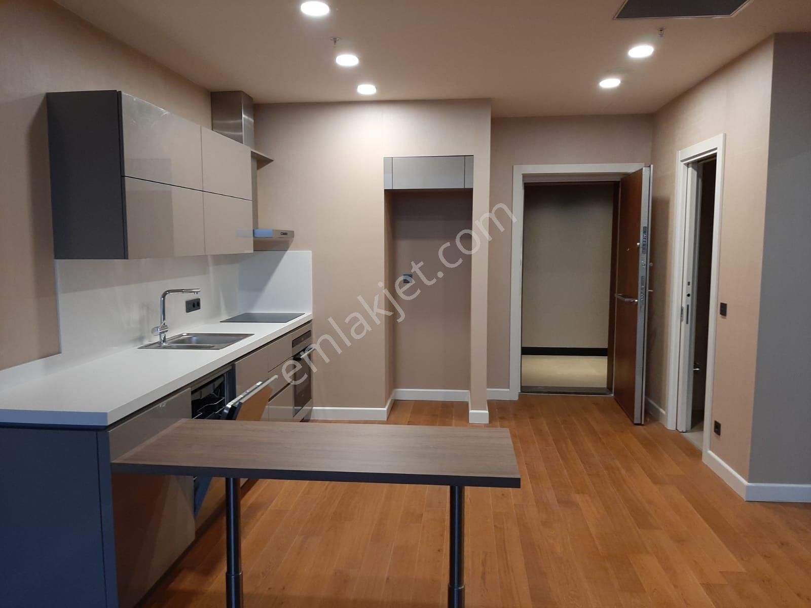 Sarıyer Huzur Kiralık Residence Skyland İstanbul 1+1 98m2 Orman Cephe Kiralık Güncel Daire