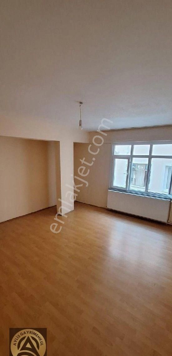 Sarıyer Bahçeköy Merkez Kiralık Daire Sarıyer Bahçeköyde 3+1 170 M2 Kiralık Daire