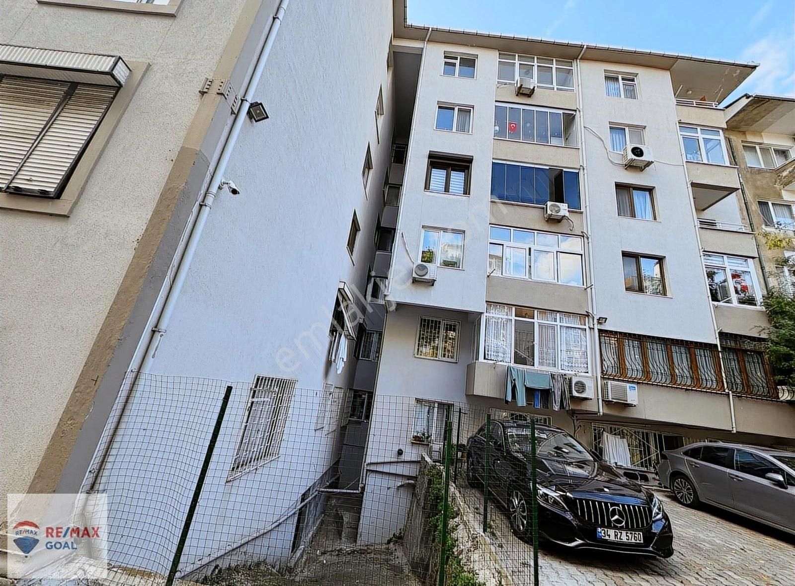 Kadıköy Acıbadem Satılık Daire Acıbadem'de Nezih Konum 128m2,Ebeveyn Banyolu,Otoparklı, Şık 3+1