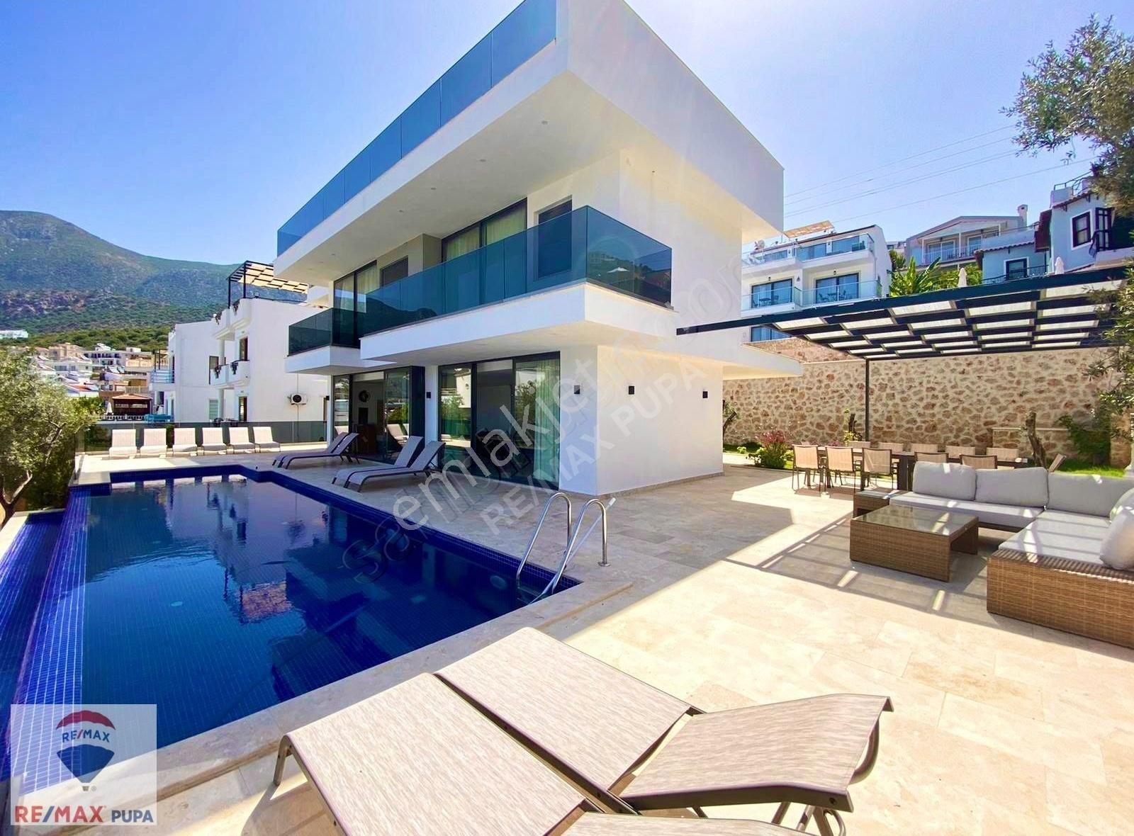 Kaş Kalkan Satılık Villa RE/MAX KAŞ KALKAN KIŞLA MEVKİİNDE 7+1 LÜKS VİLLA