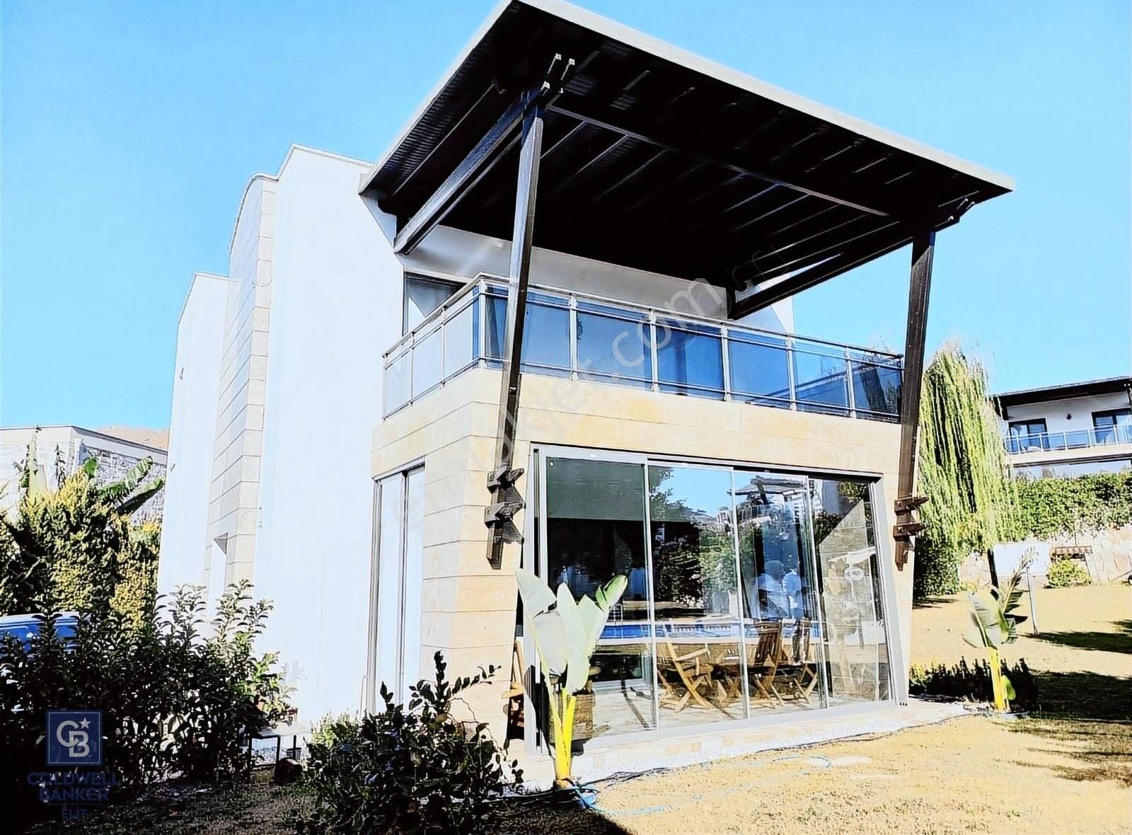 Bodrum Gümüşlük Satılık Villa Gümüşlük'te Havuzlu Sitede Satılık 3+1 Villa