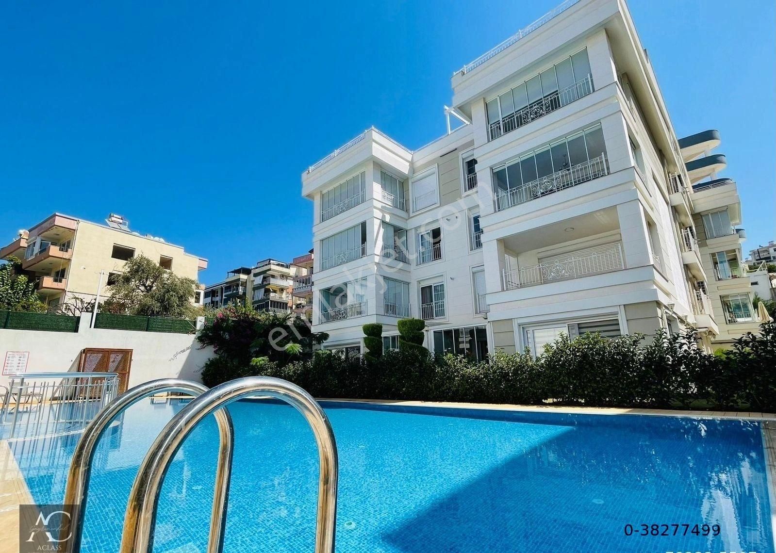 Kuşadası Türkmen Satılık Residence MARINA'DA SAHILE YAKIN-DENIZ MANZARALI-HAVUZ-GUVENLIK-OTOPARK-KOMBİ-LÜX-3+1 FIRSAT  DAİRE