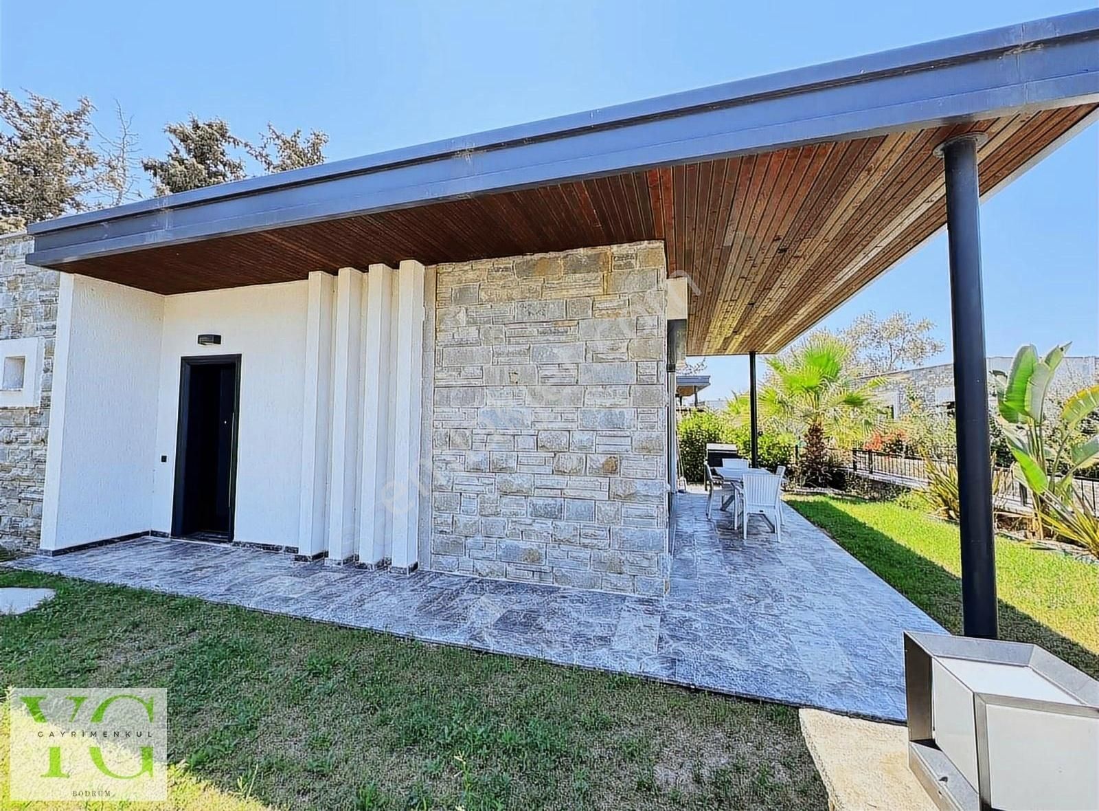 Bodrum Peksimet Satılık Villa Havuzlu Site İçerisinde Satılık 2+1 Tek Kat Villa