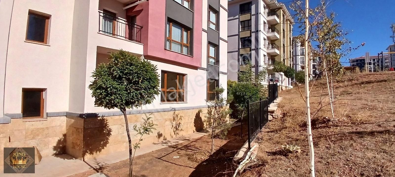 Elazığ Merkez Yemişlik Köyü (Yeniköy) Satılık Daire KING HOUSE KURUMSALDAN SATILIK BORCU YOK TOKİ DAIRESI