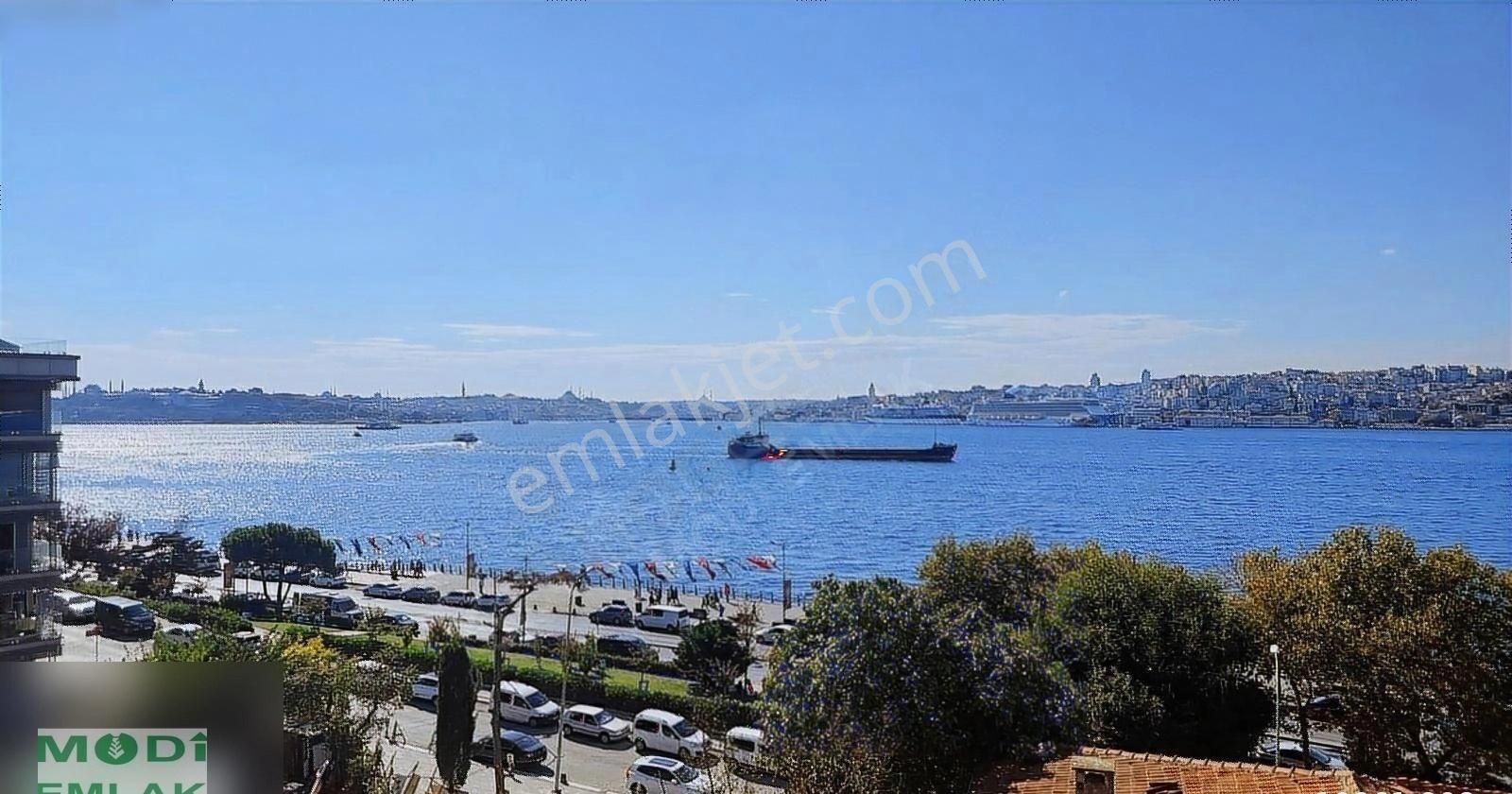 Üsküdar Salacak Kiralık Daire Salacak asansörlü otoparklı kiralık 4+1 geniş daire 3.kat