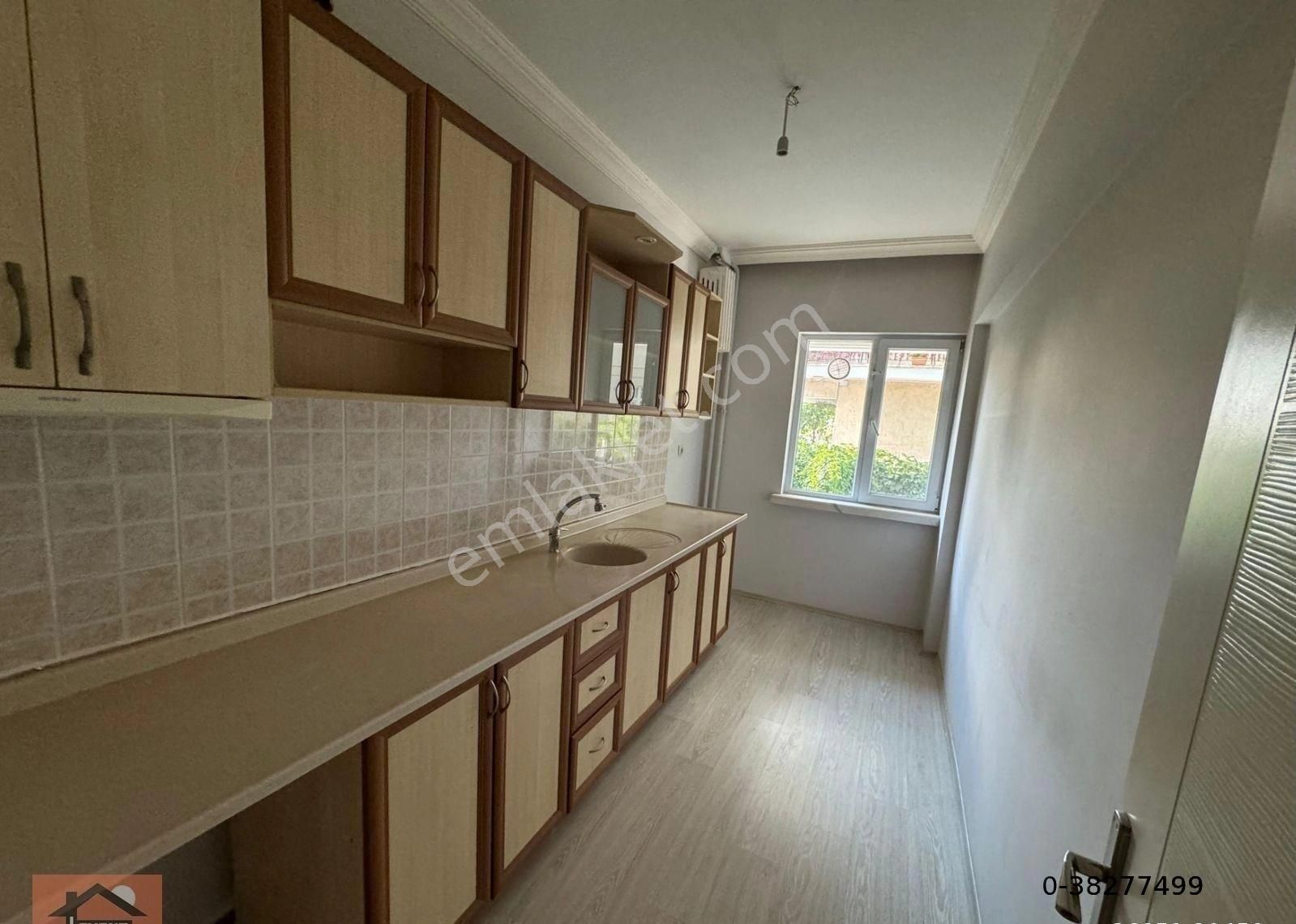 Çankaya İlkadım Kiralık Daire Levent'ten Dikmen Caddesi Bir Bina Mesafede Yüksek Giriş 2+1,100m2 Kombili